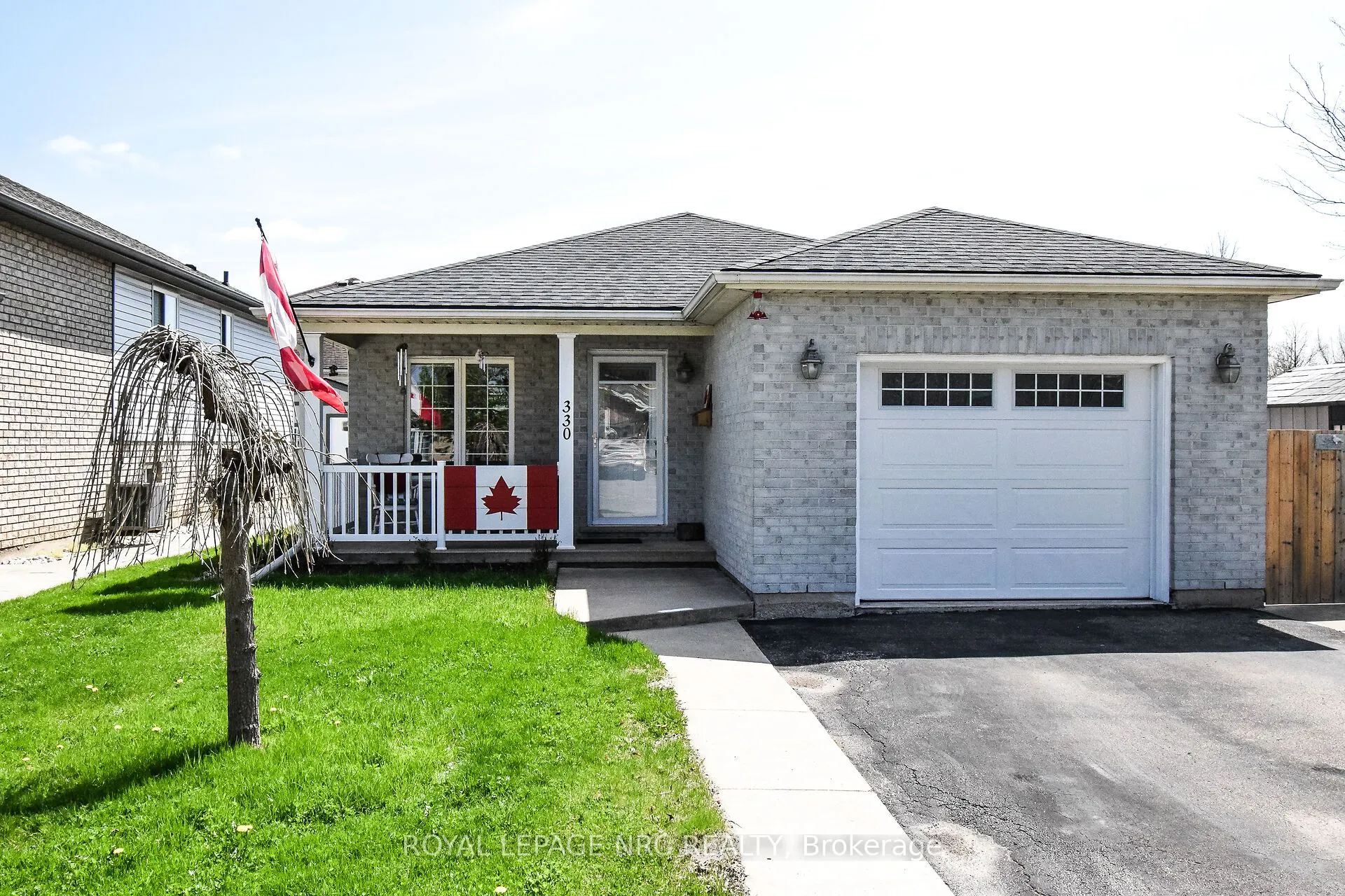330 Autumn Crescent