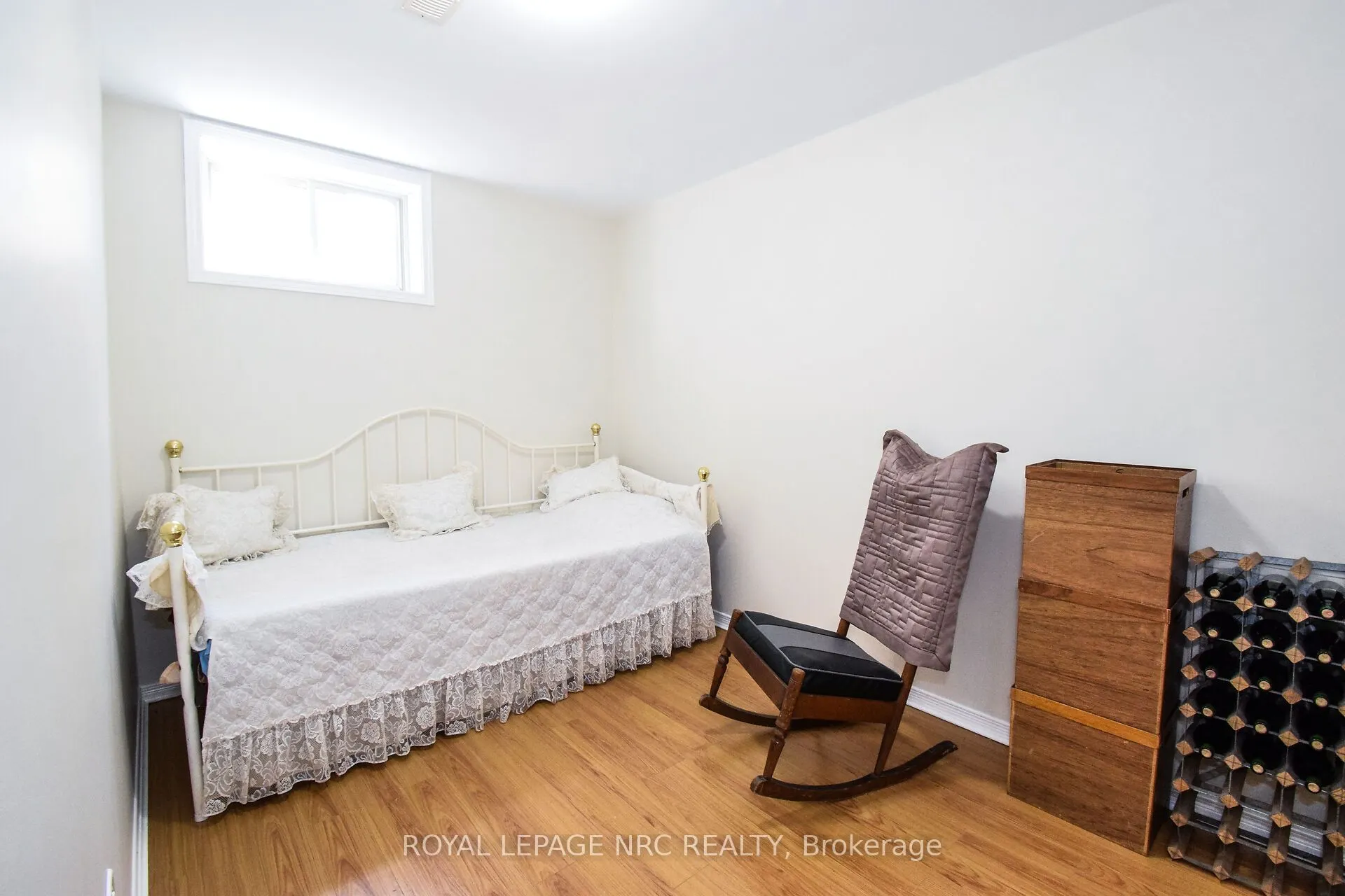 330 Autumn Crescent