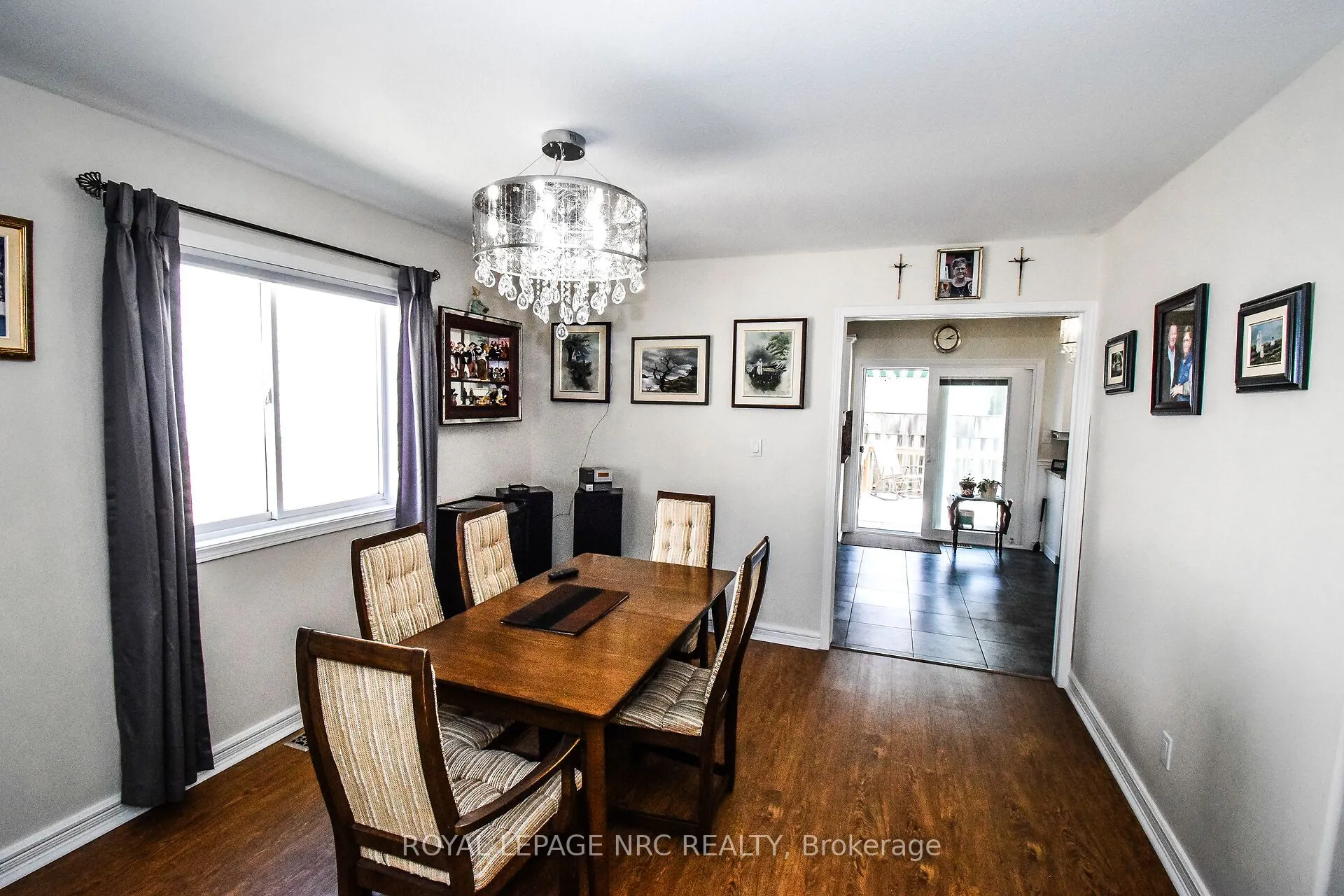 330 Autumn Crescent