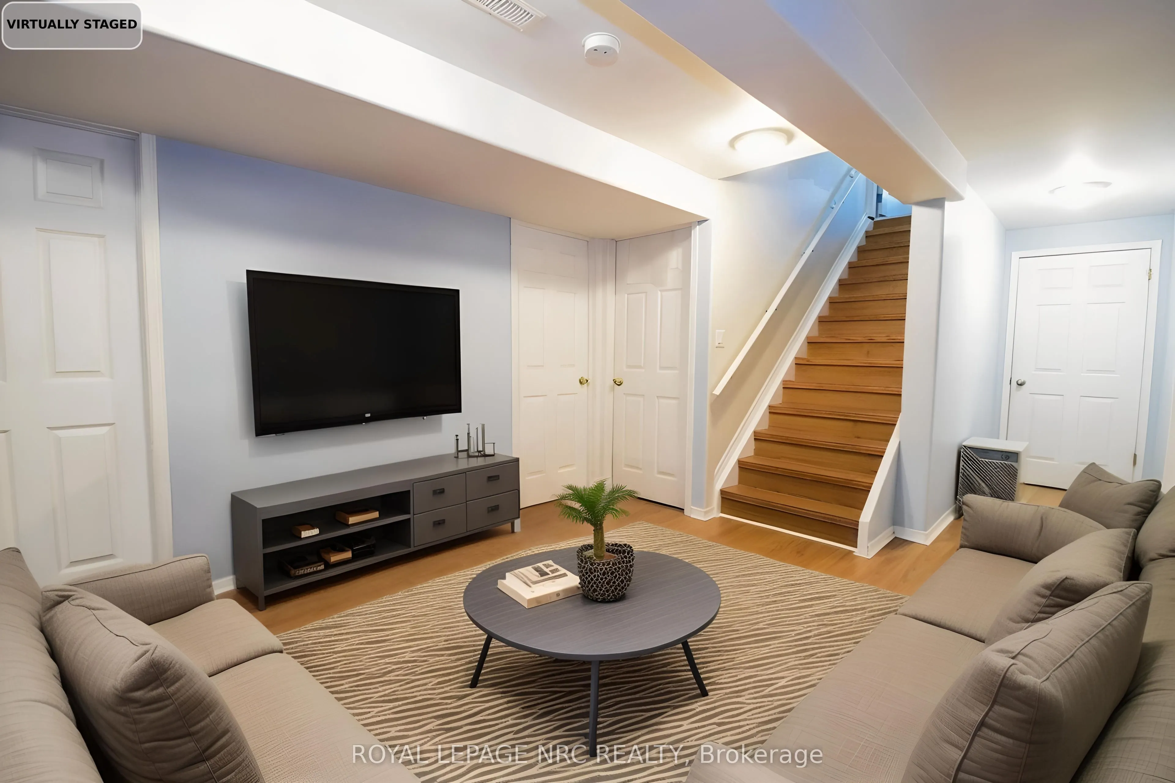 330 Autumn Crescent