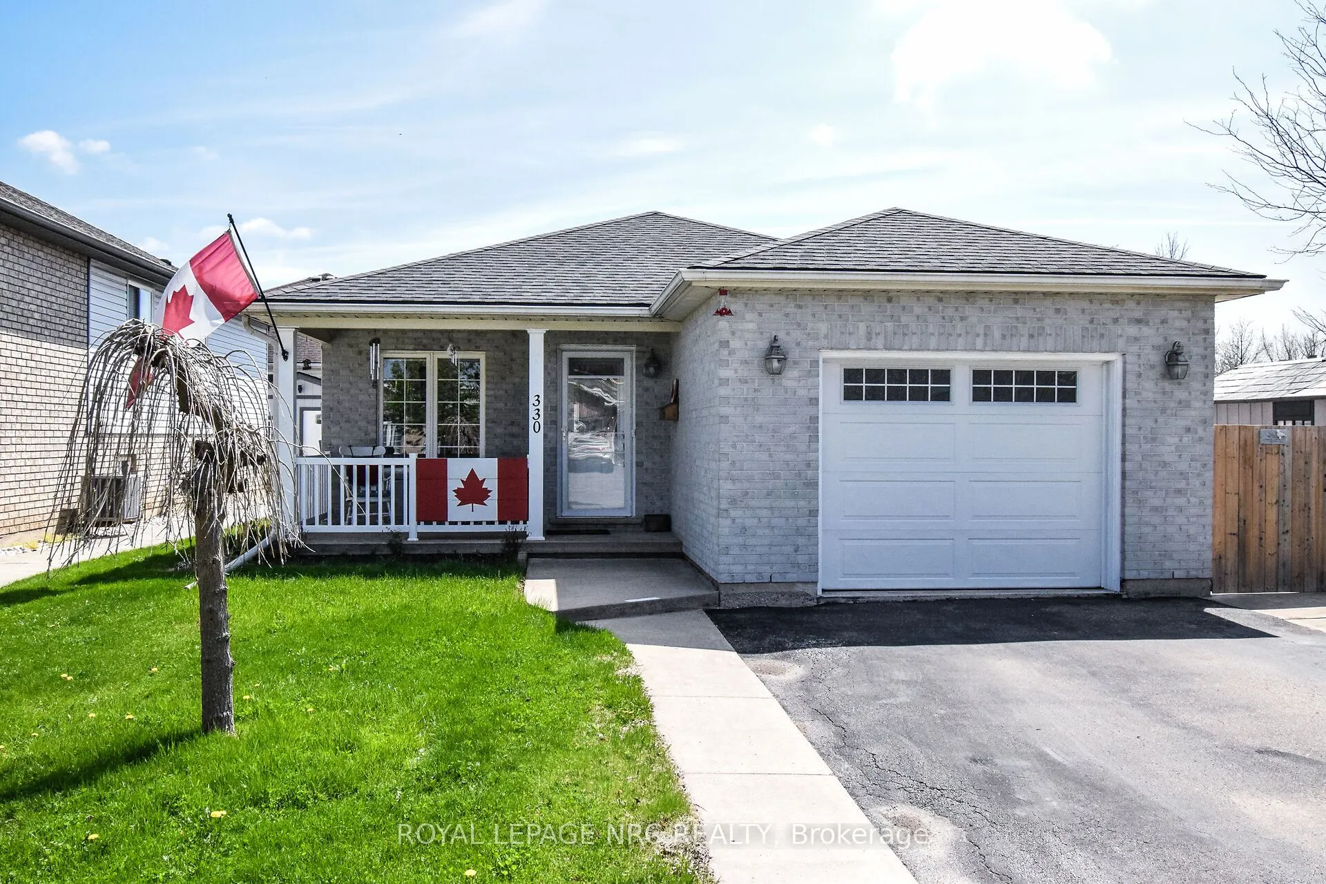 330 Autumn Crescent