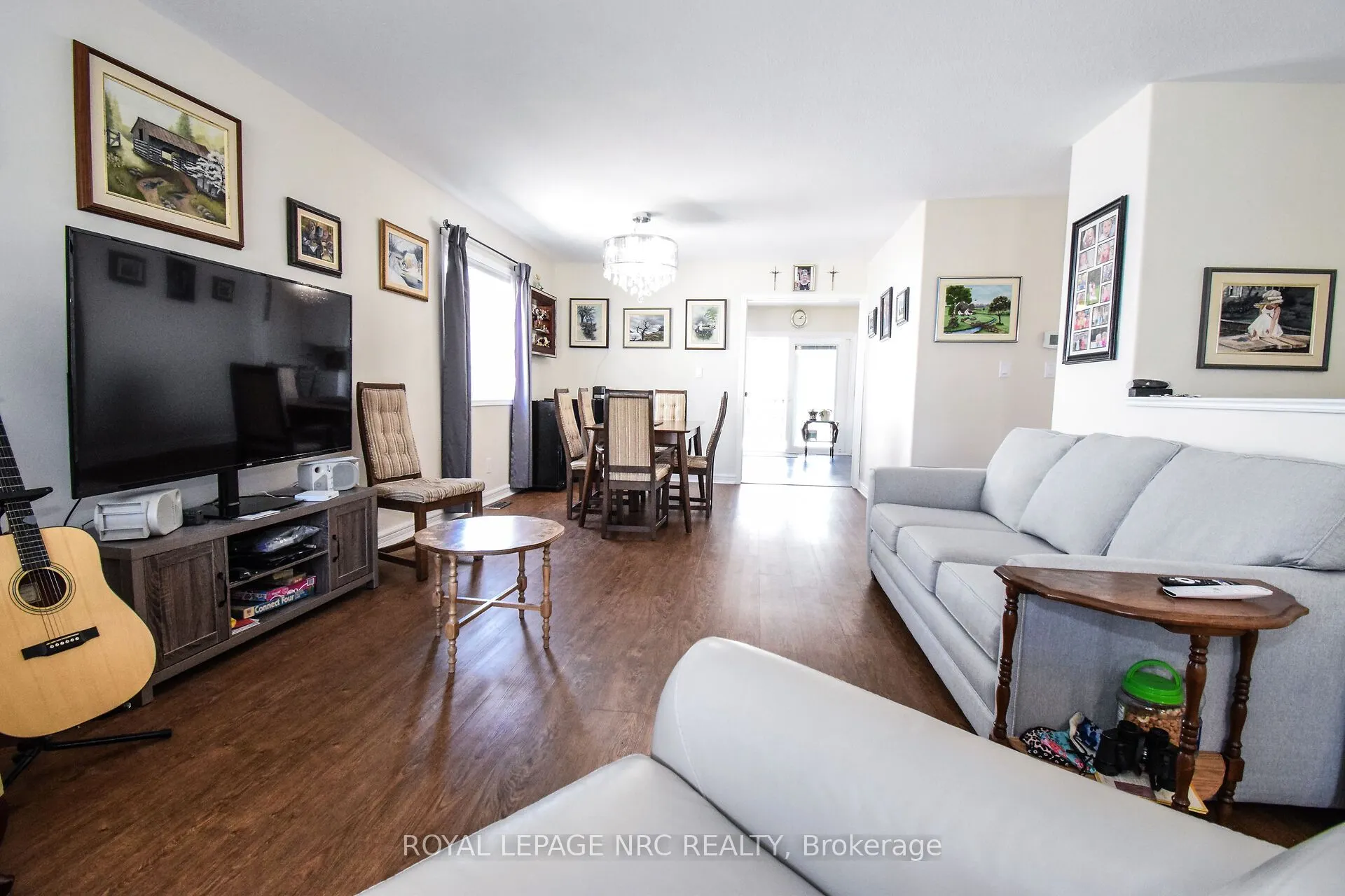 330 Autumn Crescent