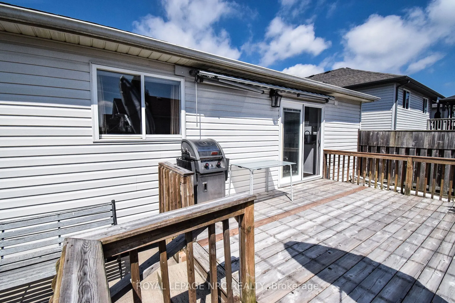 330 Autumn Crescent