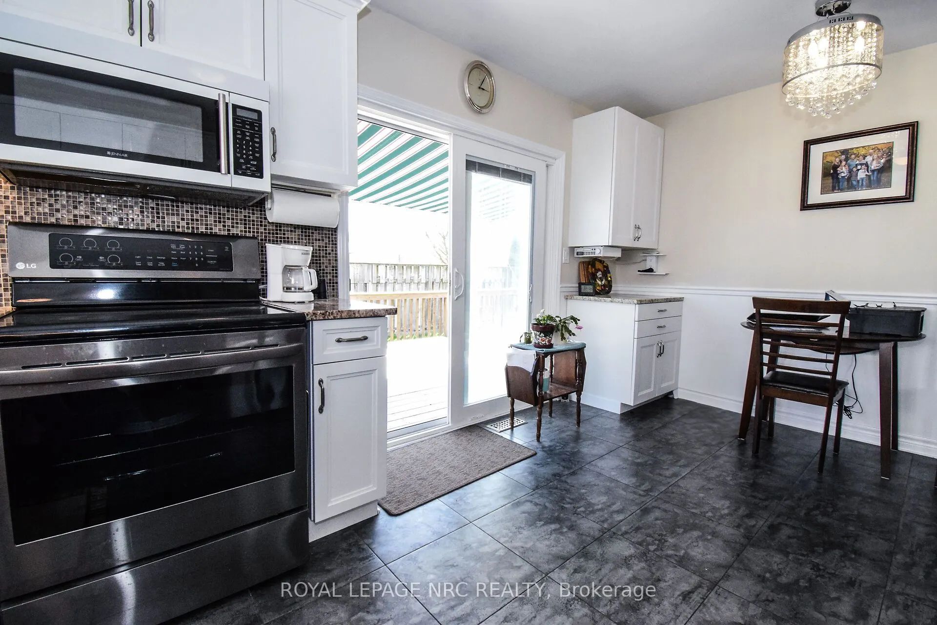 330 Autumn Crescent