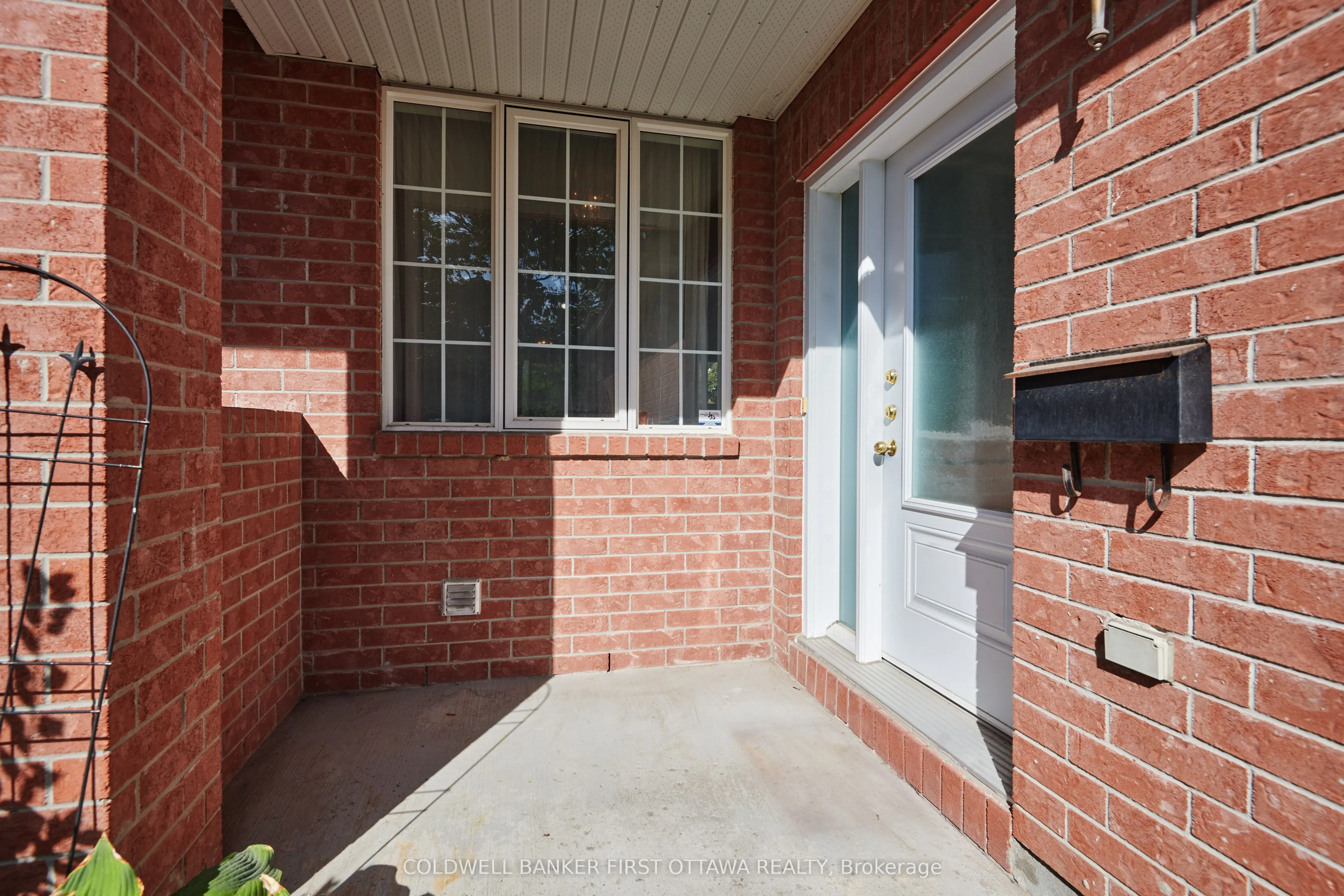 16 Angus Drive