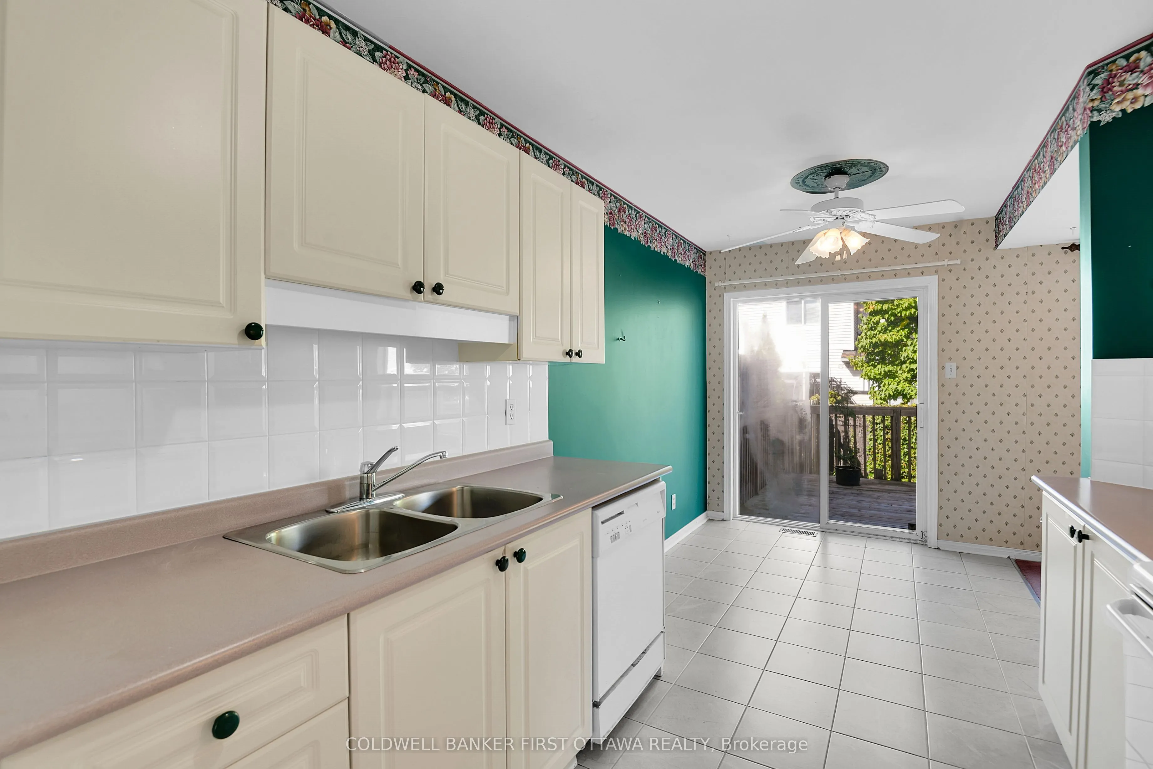 16 Angus Drive