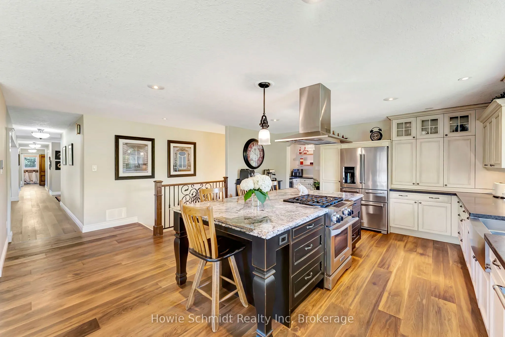 999 Governors Road W