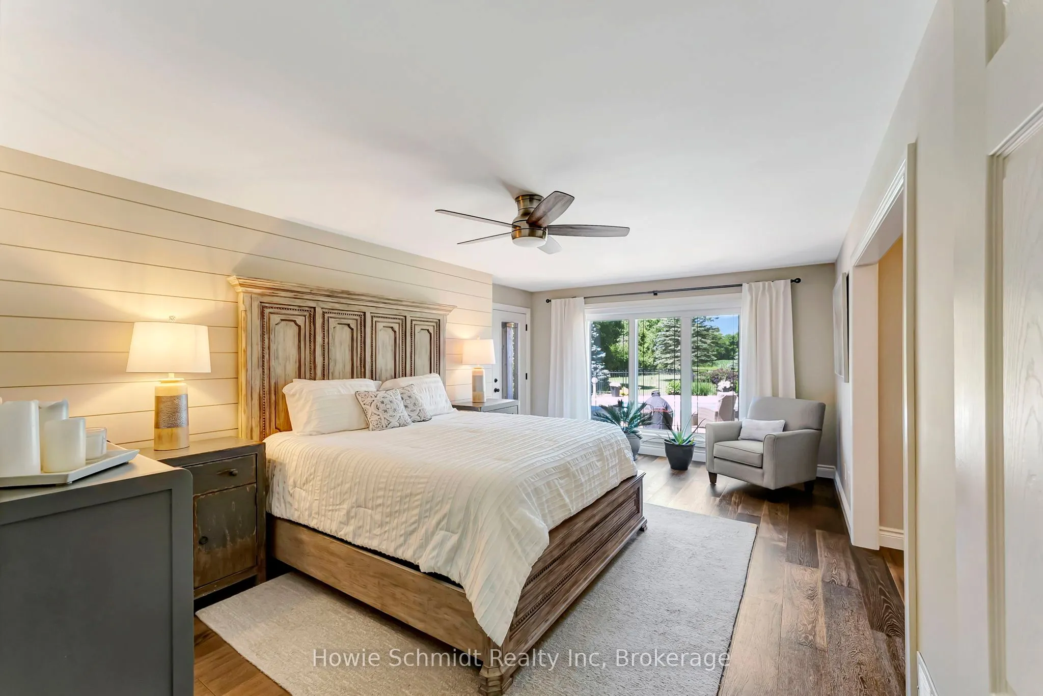 999 Governors Road W