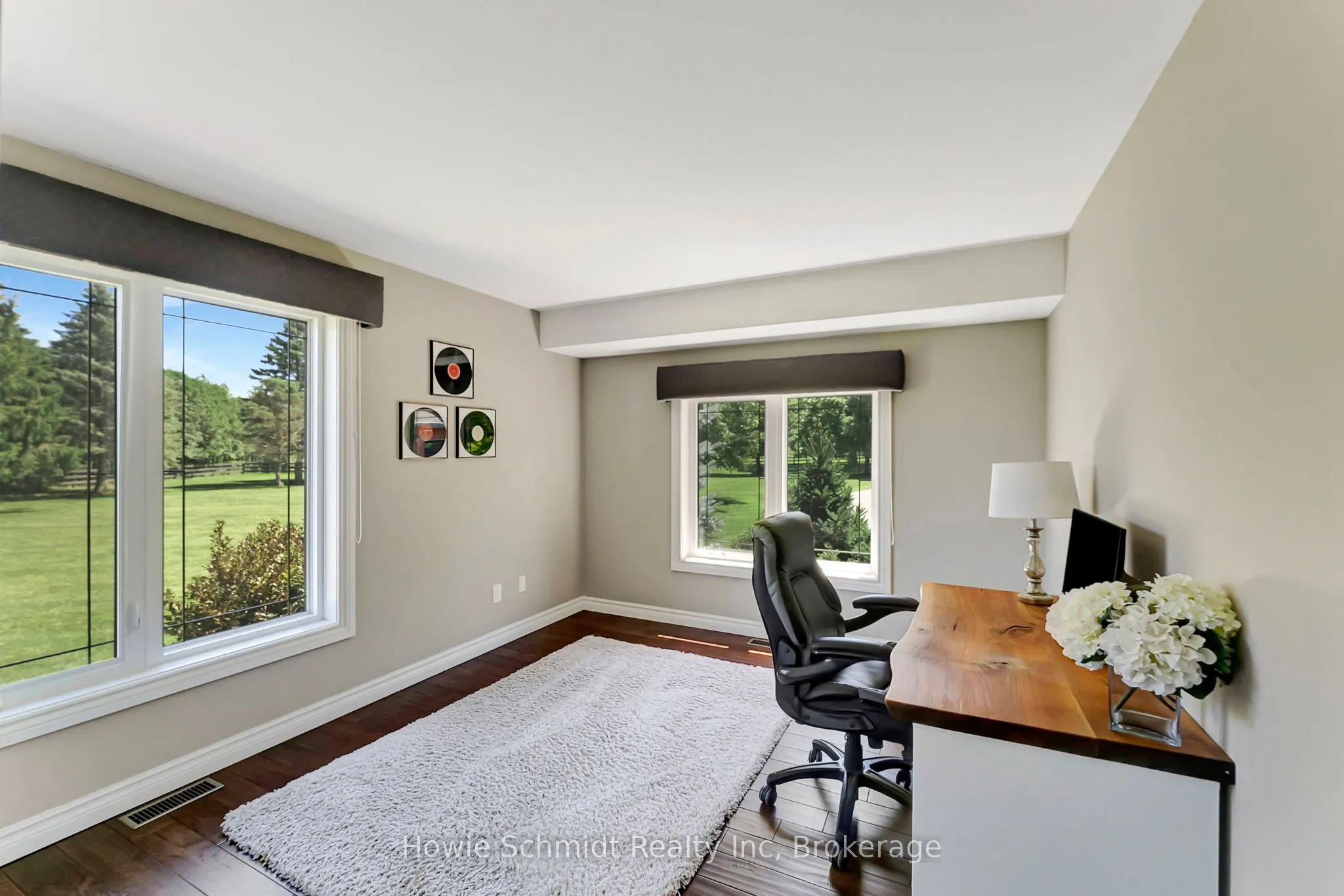 999 Governors Road W