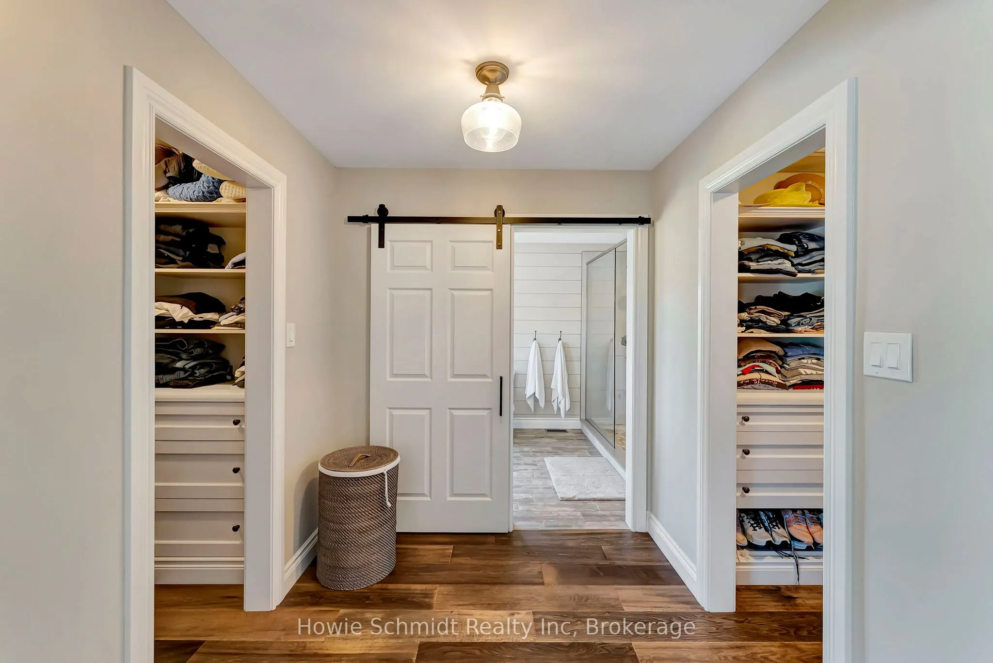 999 Governors Road W