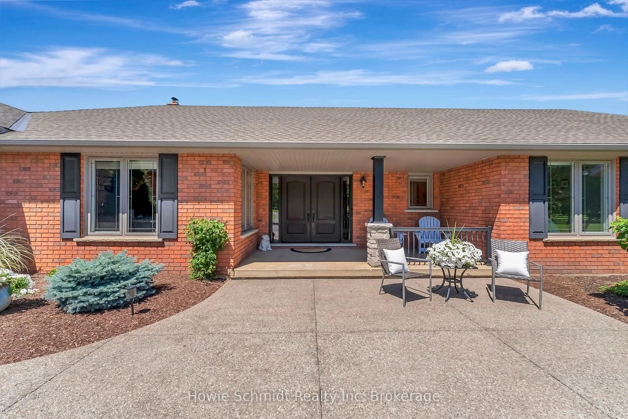 999 Governors Road W