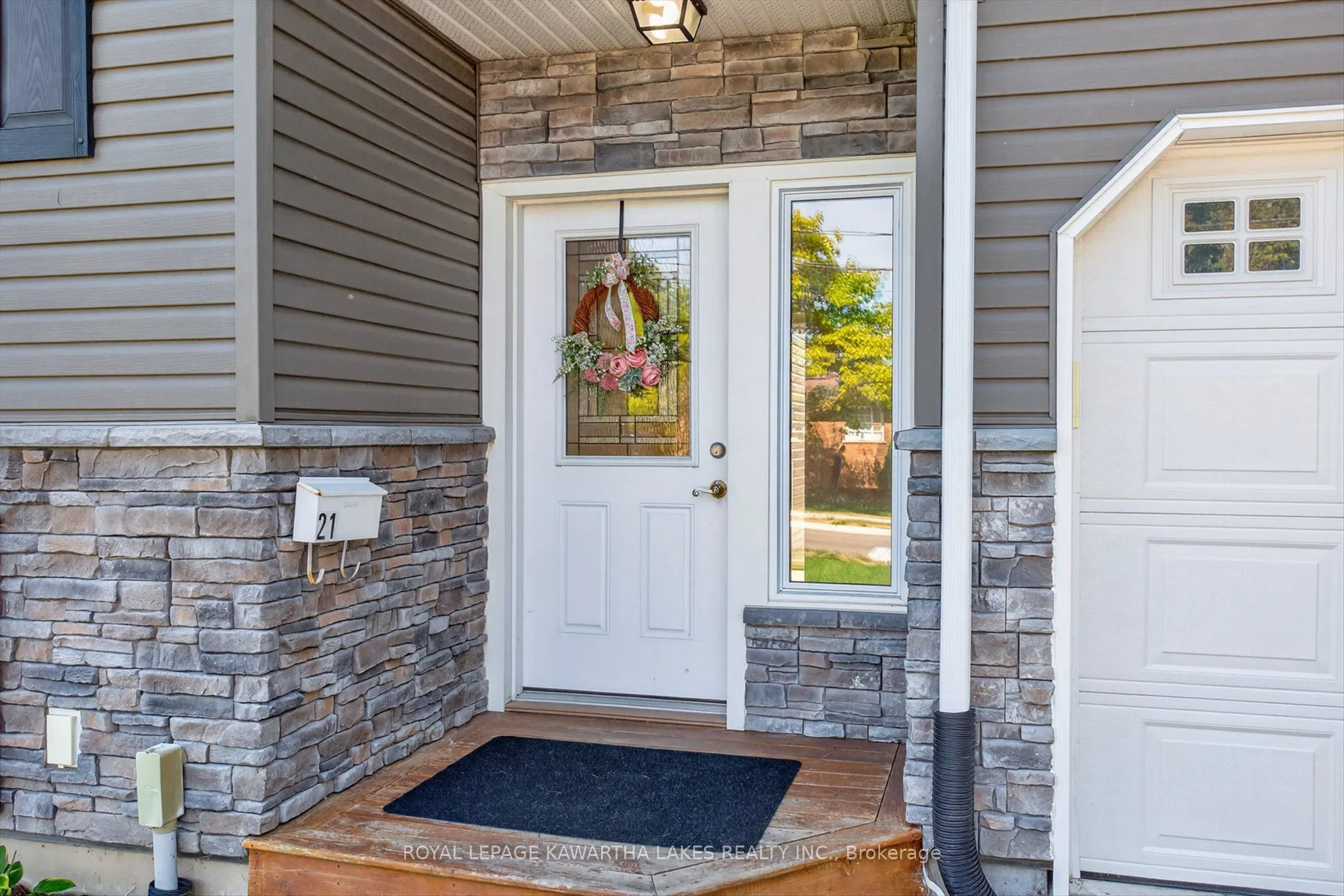 21 Hillside Drive