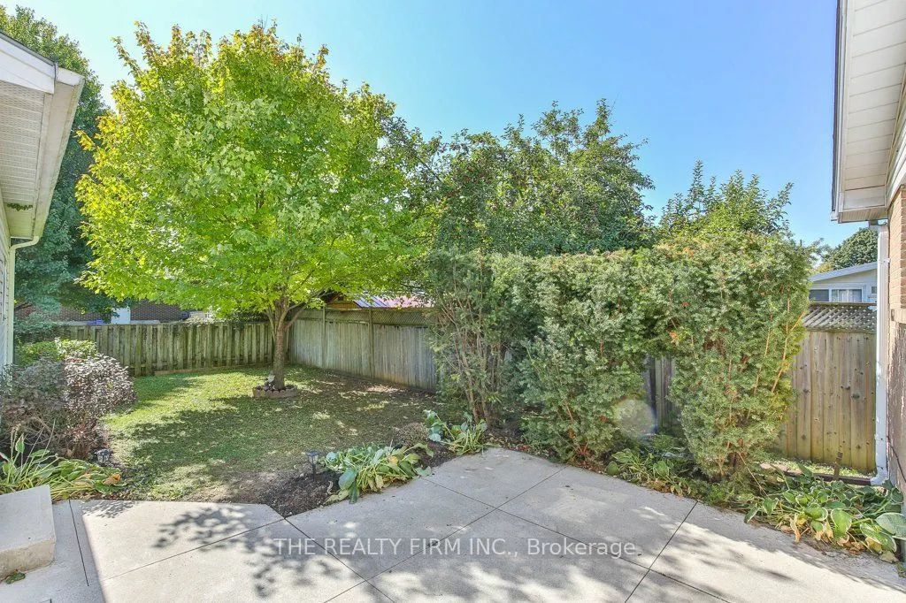 56 Toulon Crescent