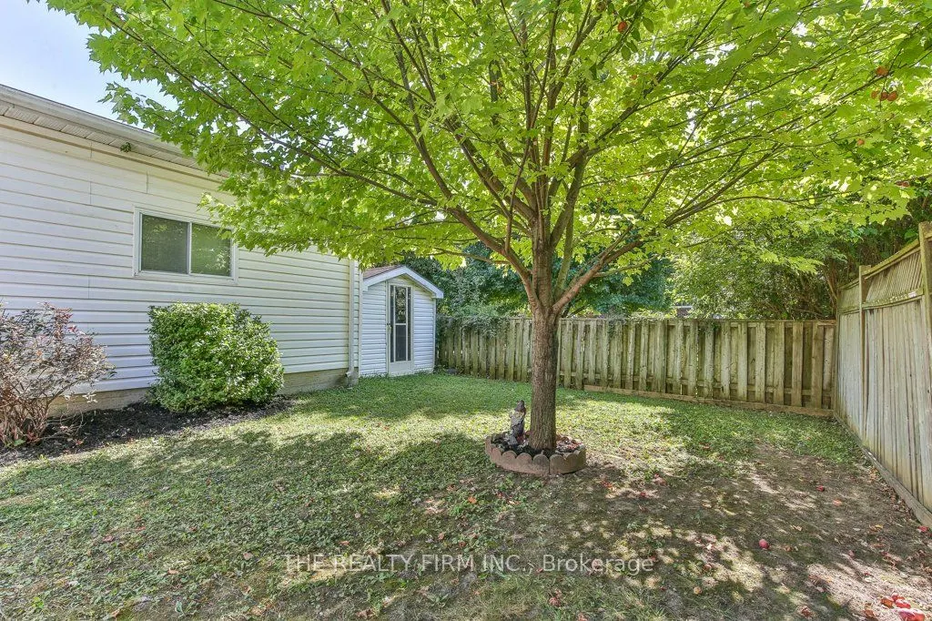 56 Toulon Crescent