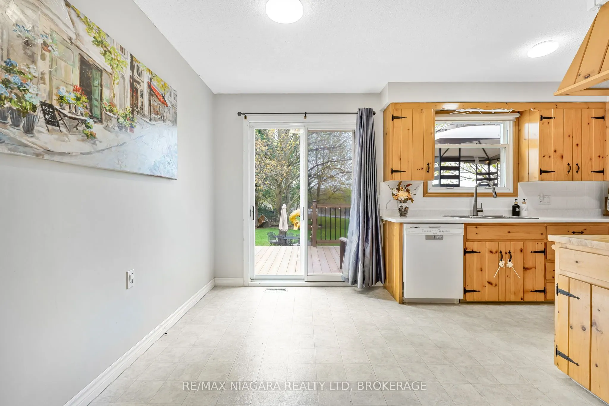 252 Mellanby Avenue