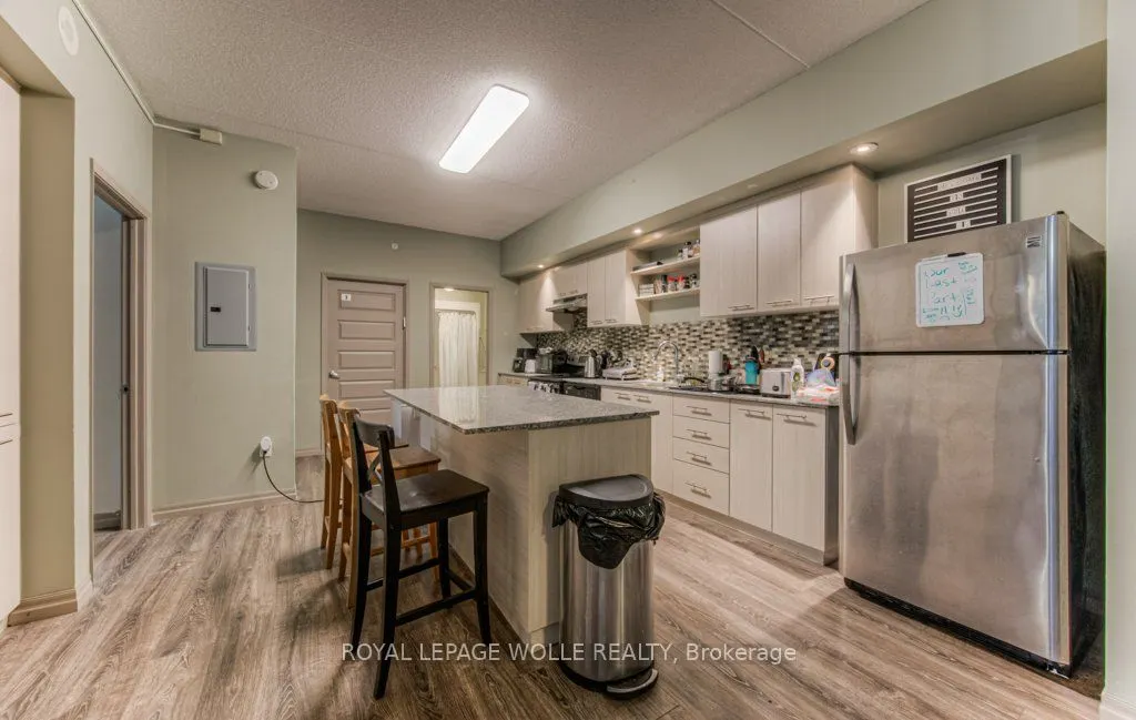 8 Hickory Street W, #304