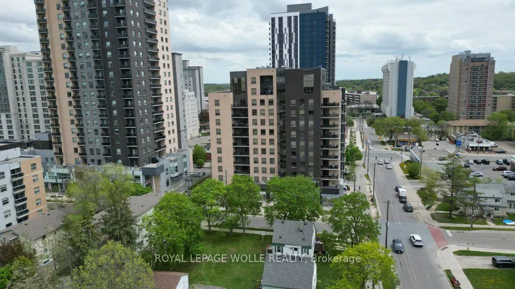 8 Hickory Street W, #304