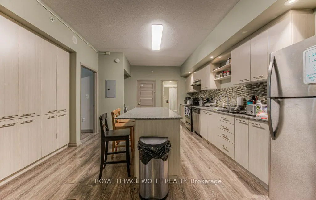 8 Hickory Street W, #304