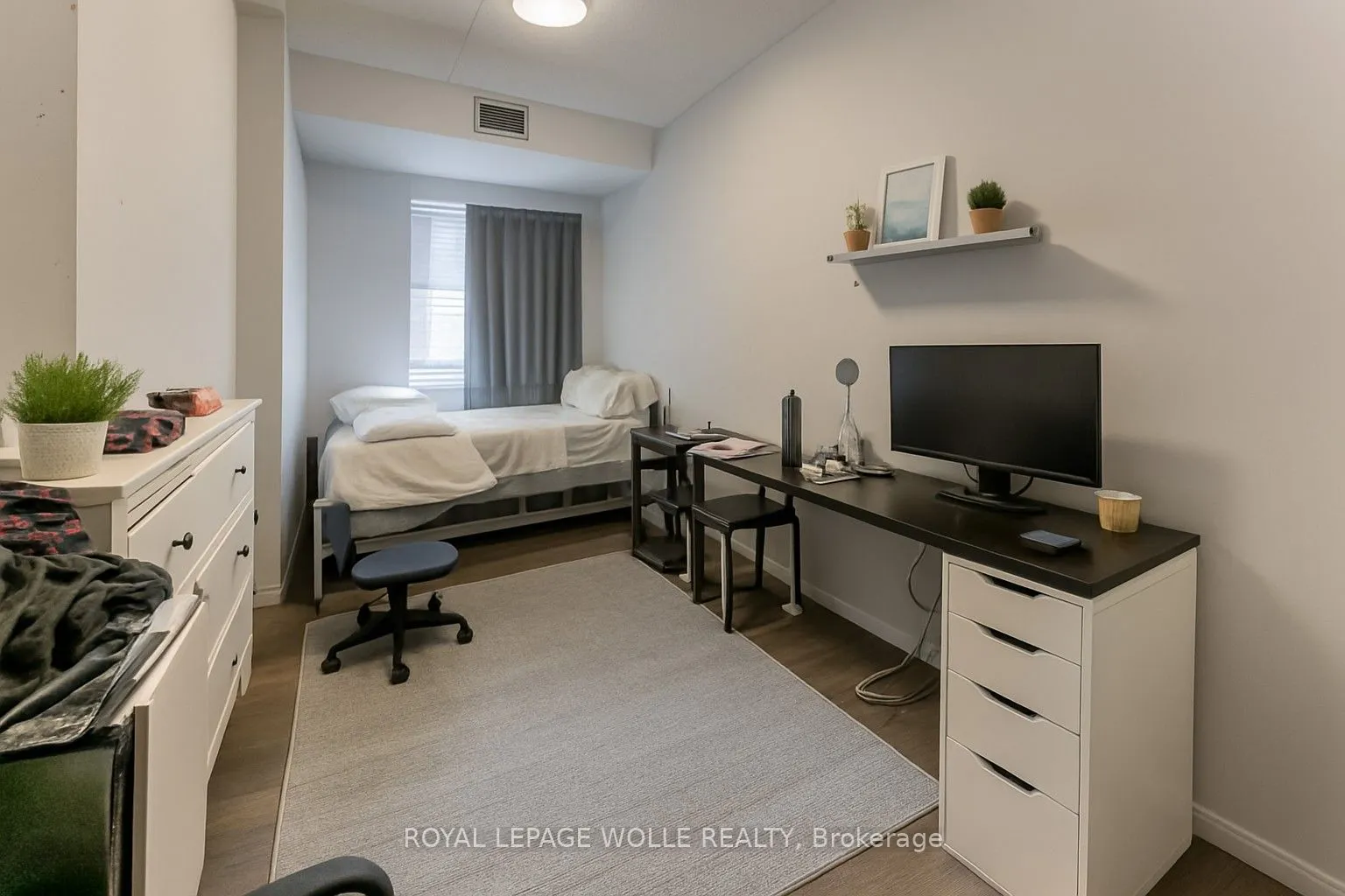 8 Hickory Street W, #304