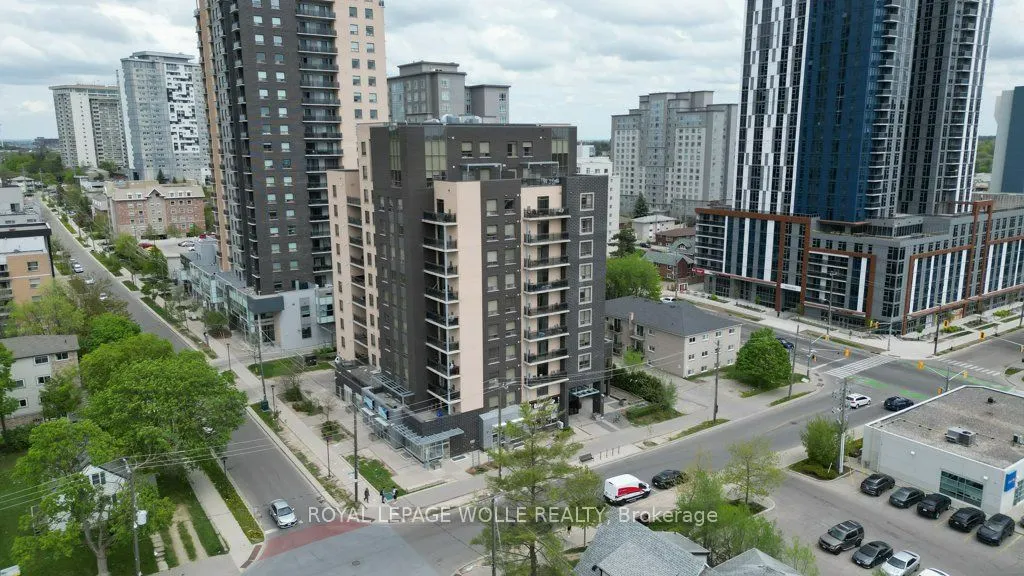 8 Hickory Street W, #304