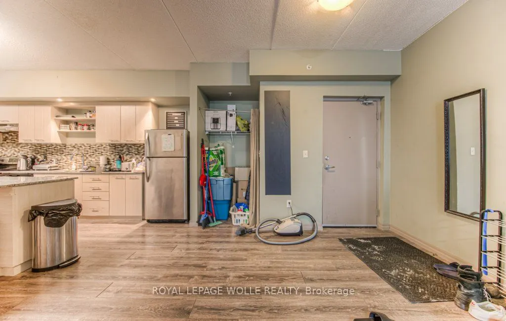 8 Hickory Street W, #304