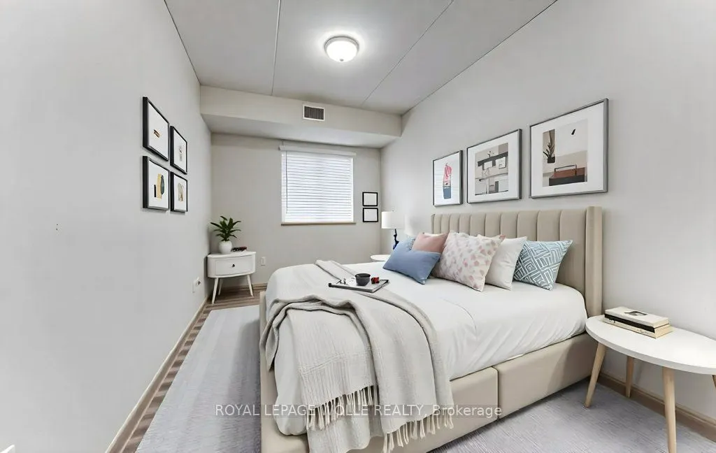 8 Hickory Street W, #304