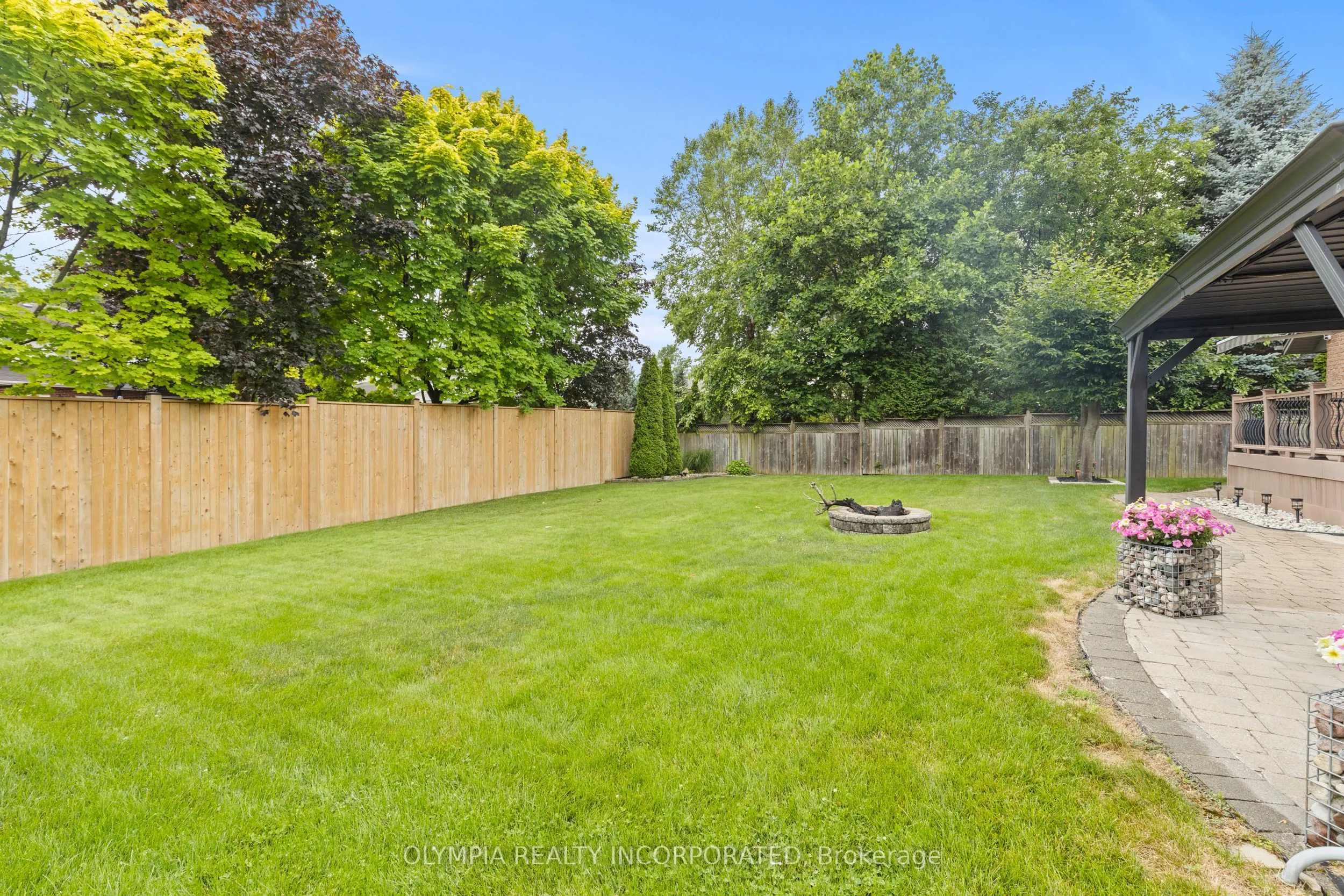8198 Mount Olive Crescent