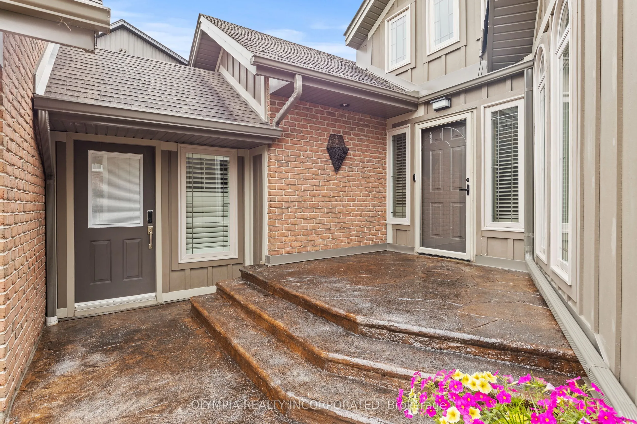 8198 Mount Olive Crescent