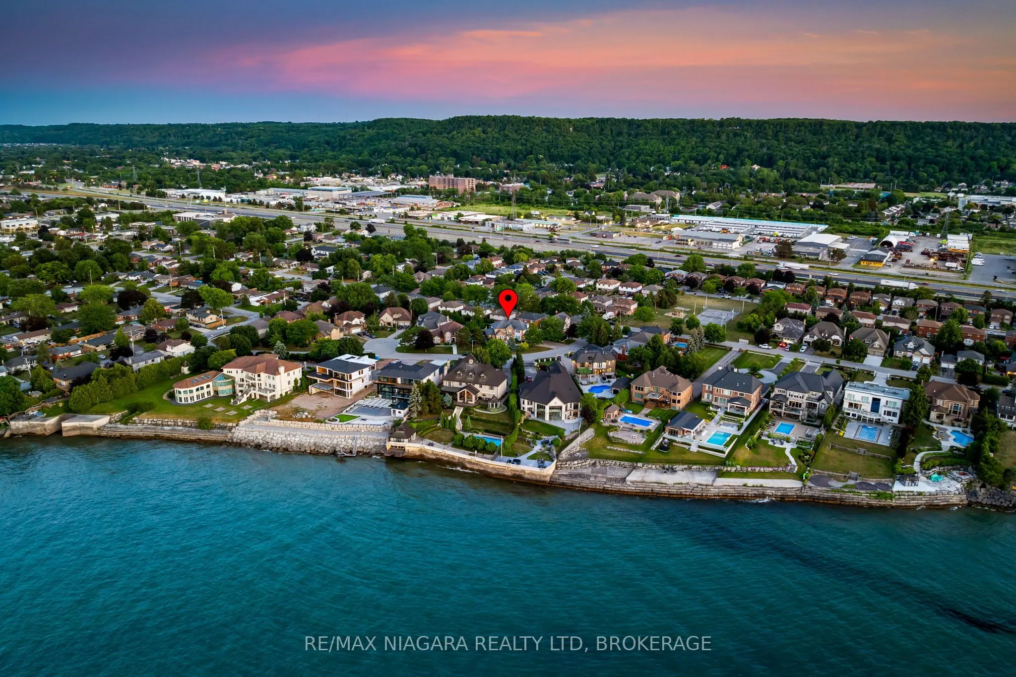 13 Shoreline Crescent
