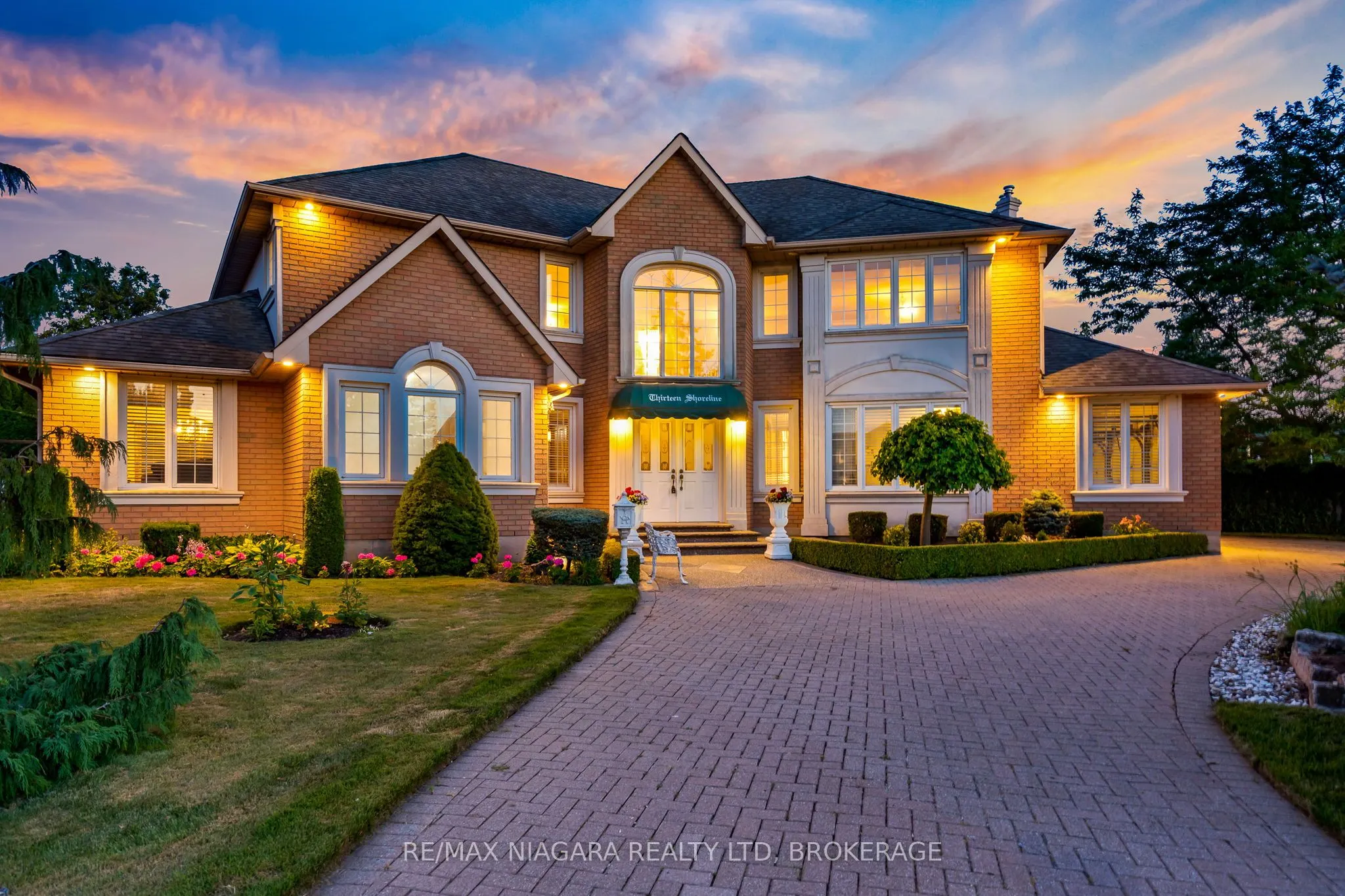 13 Shoreline Crescent