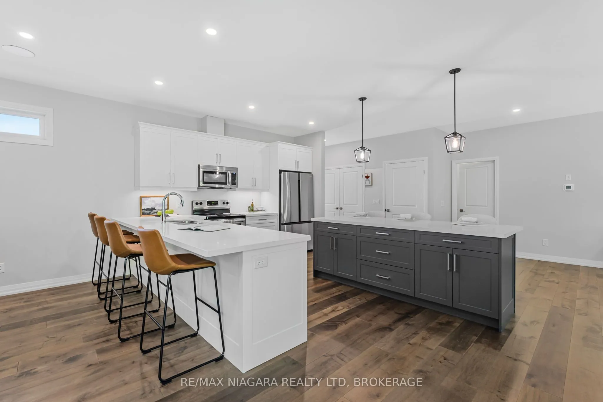300 Richmond Street, #16