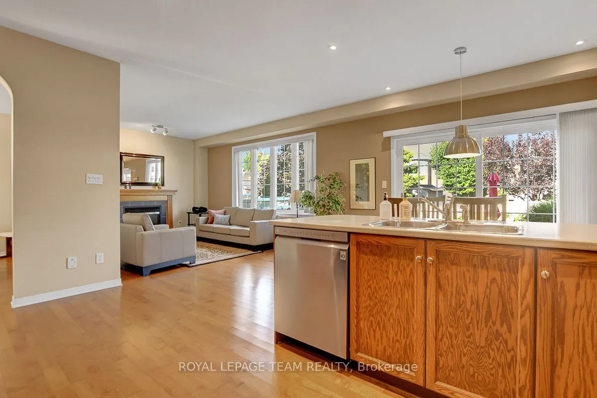 34 Calderwood Way