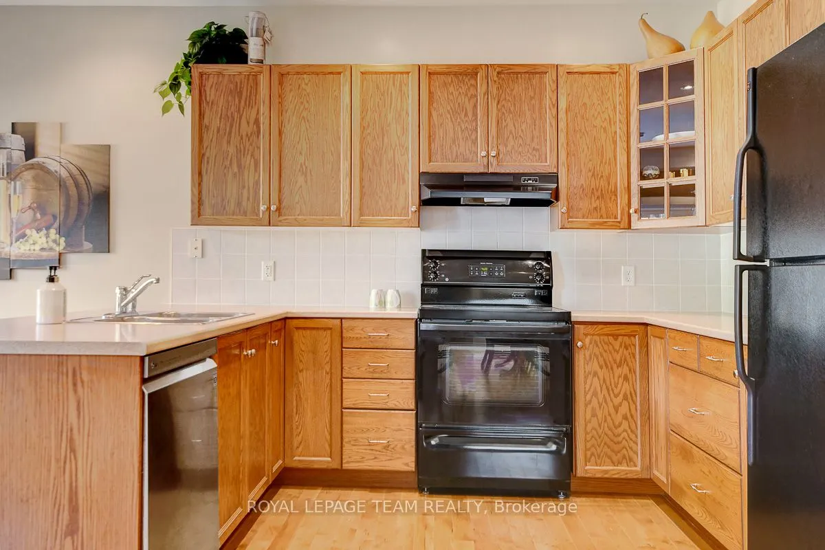 34 Calderwood Way
