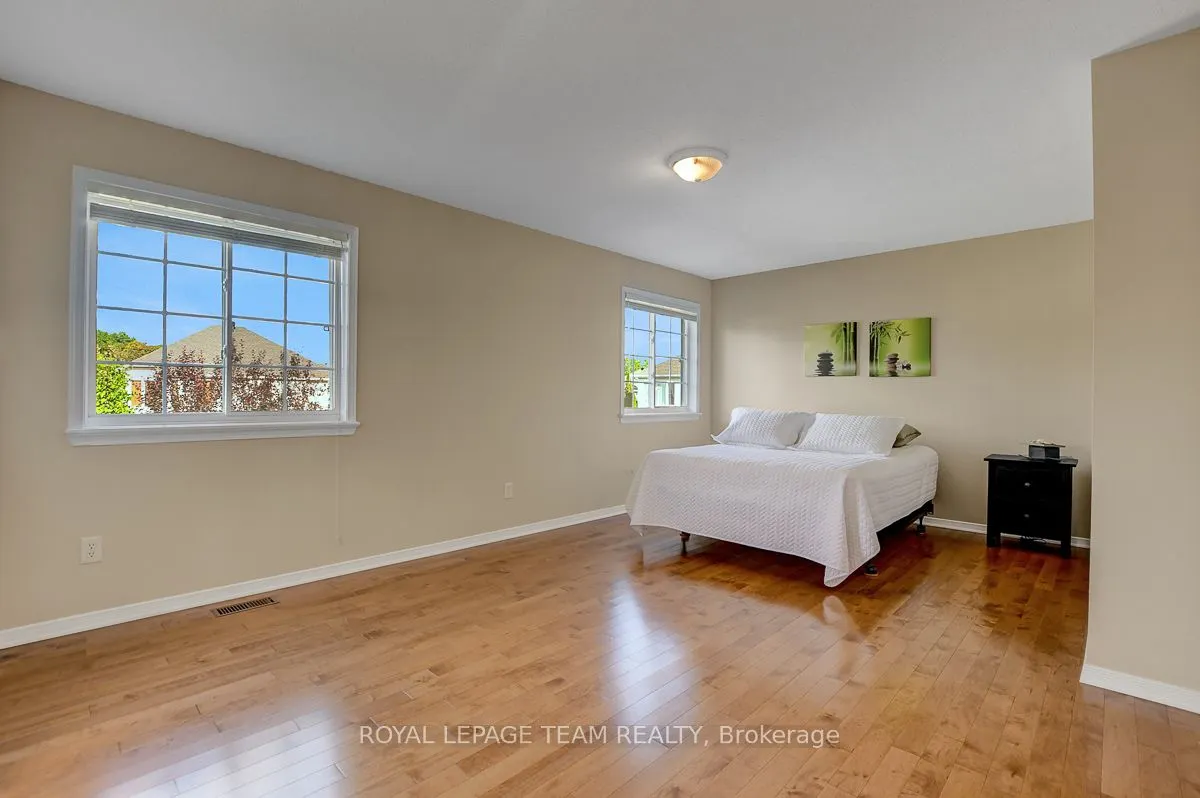 34 Calderwood Way