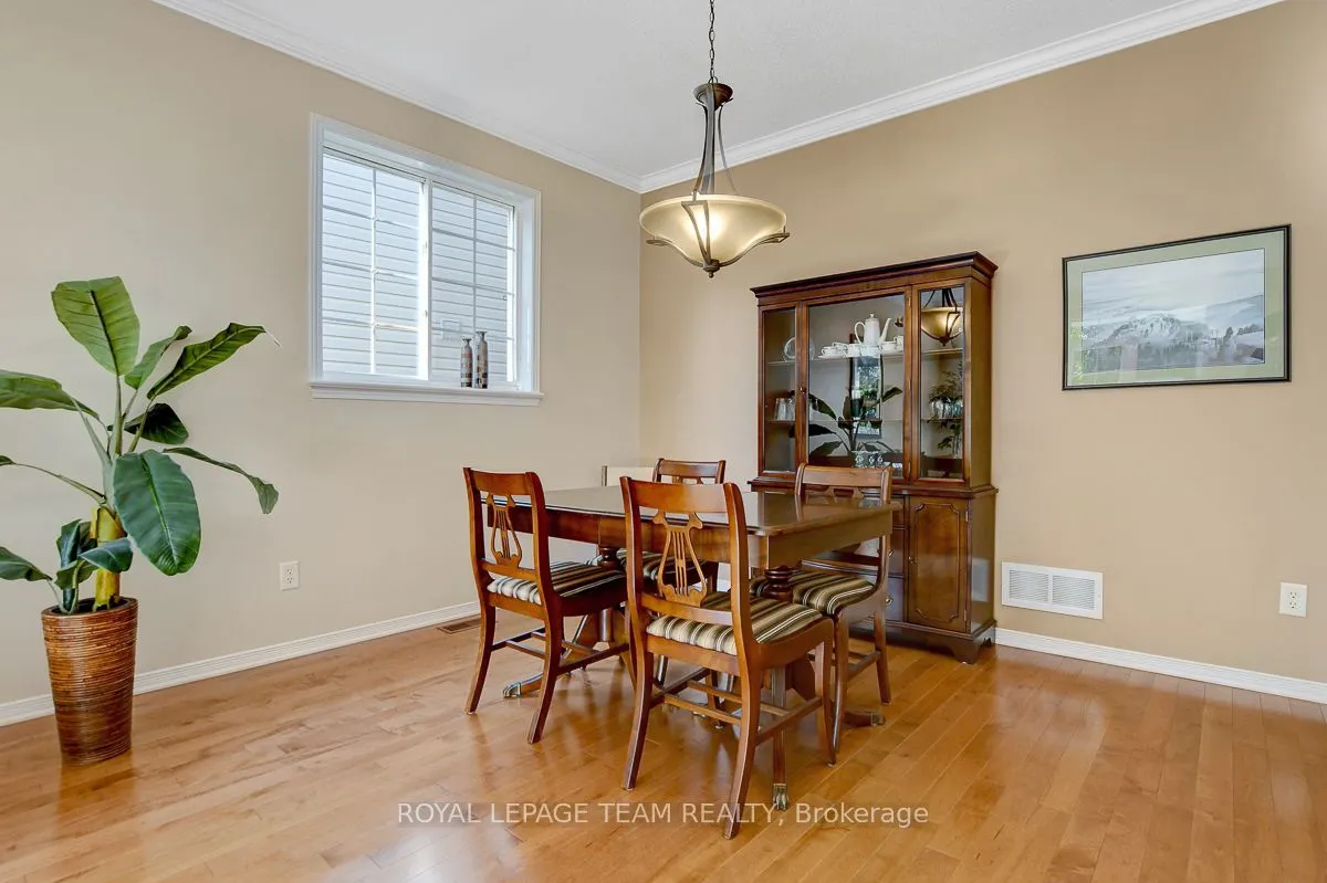 34 Calderwood Way