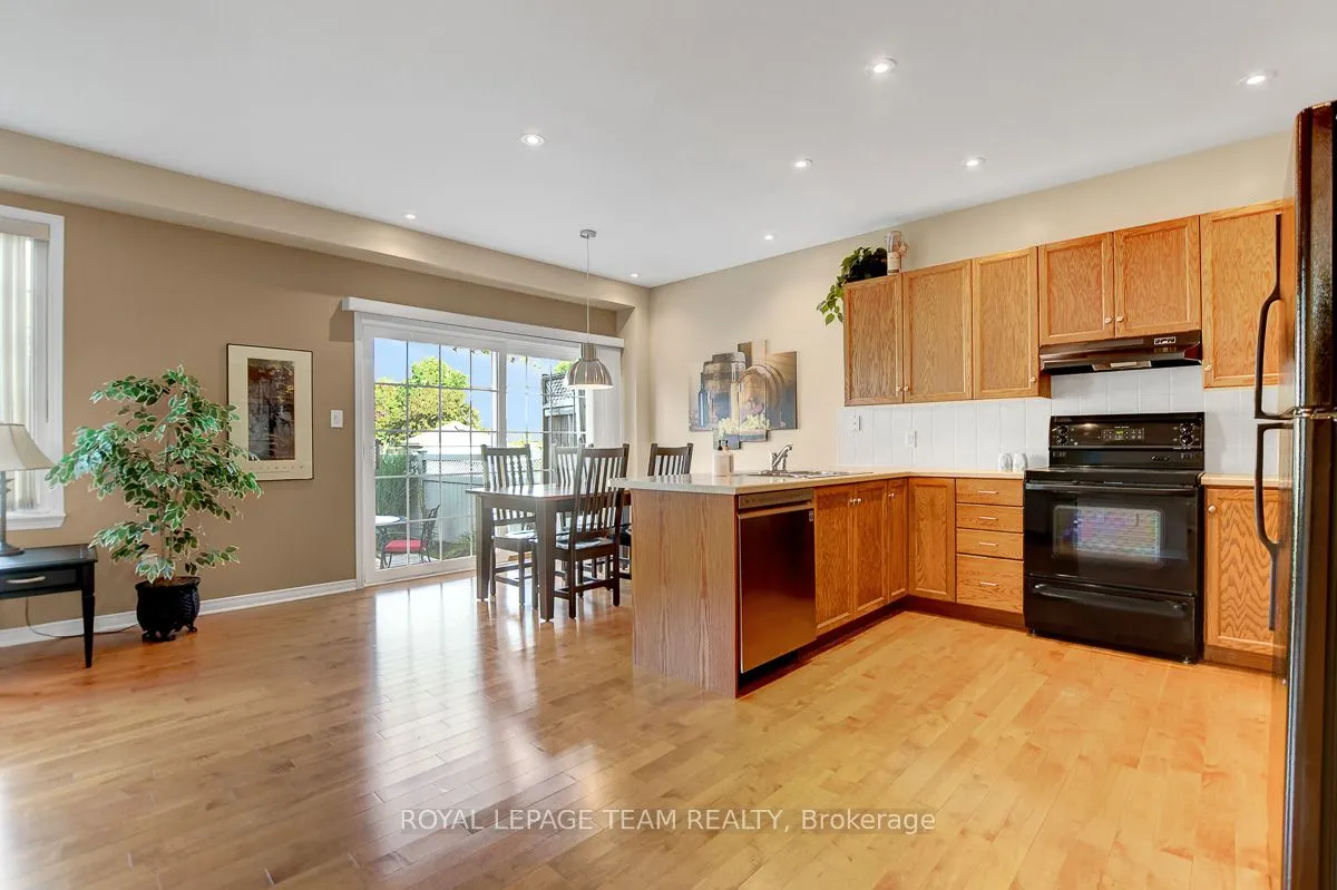 34 Calderwood Way
