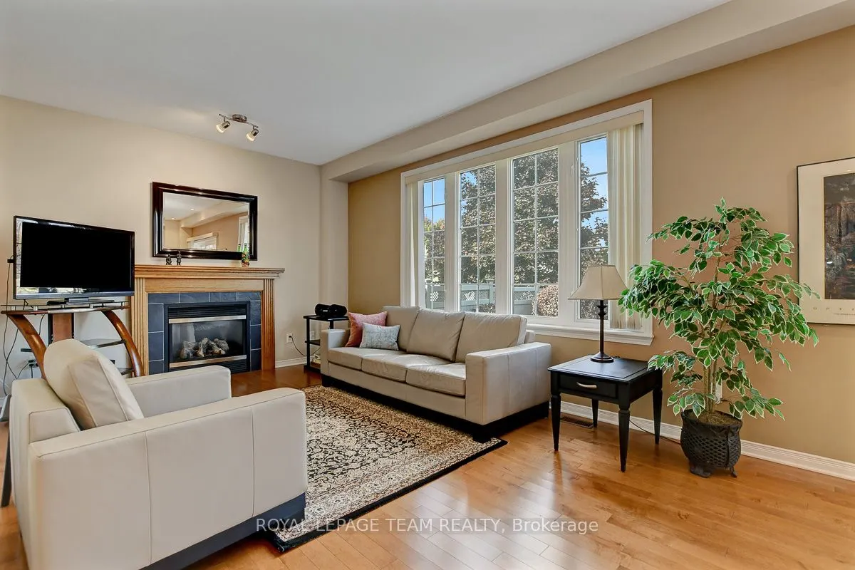 34 Calderwood Way