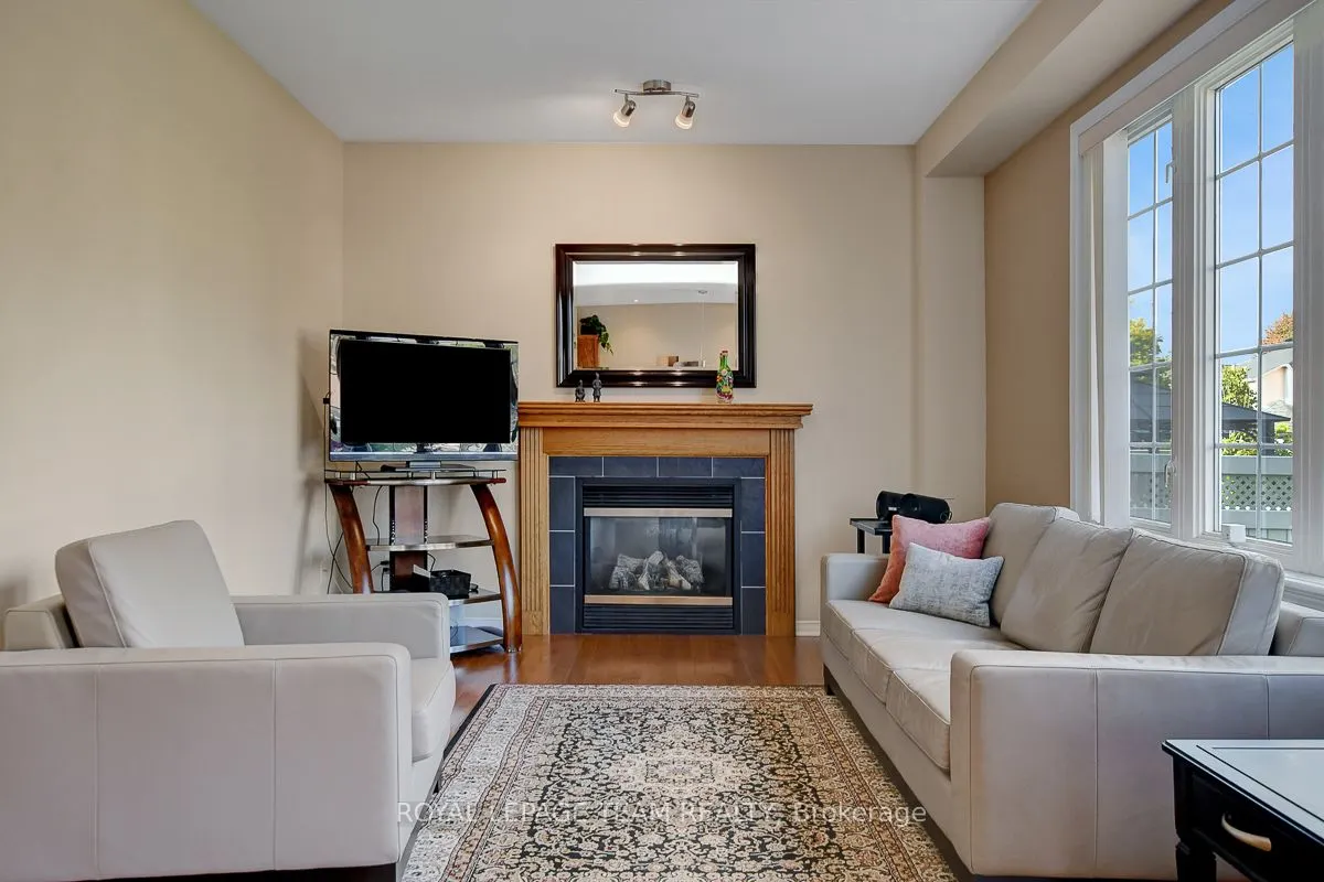 34 Calderwood Way