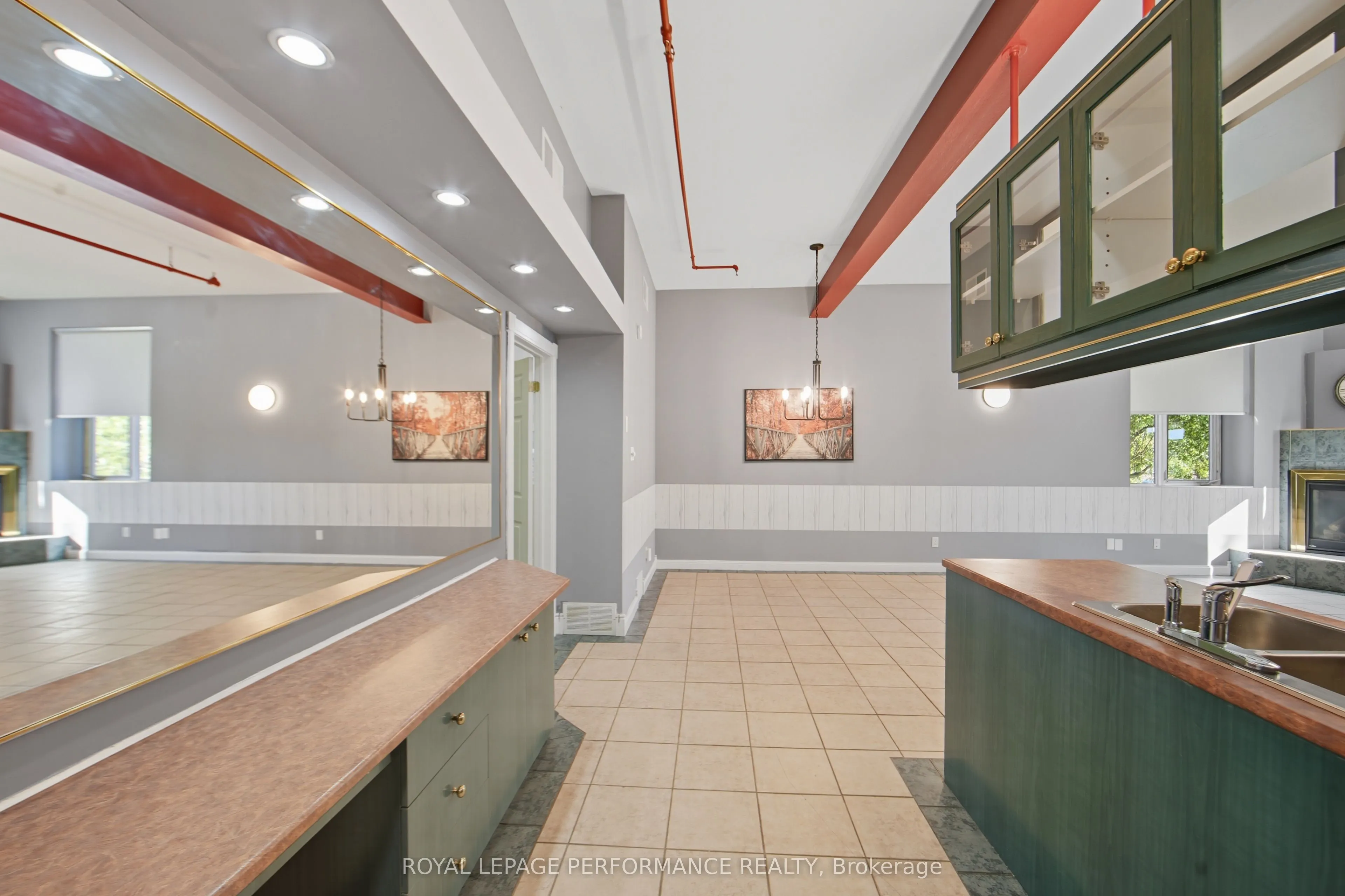 225 Main Street W, #202