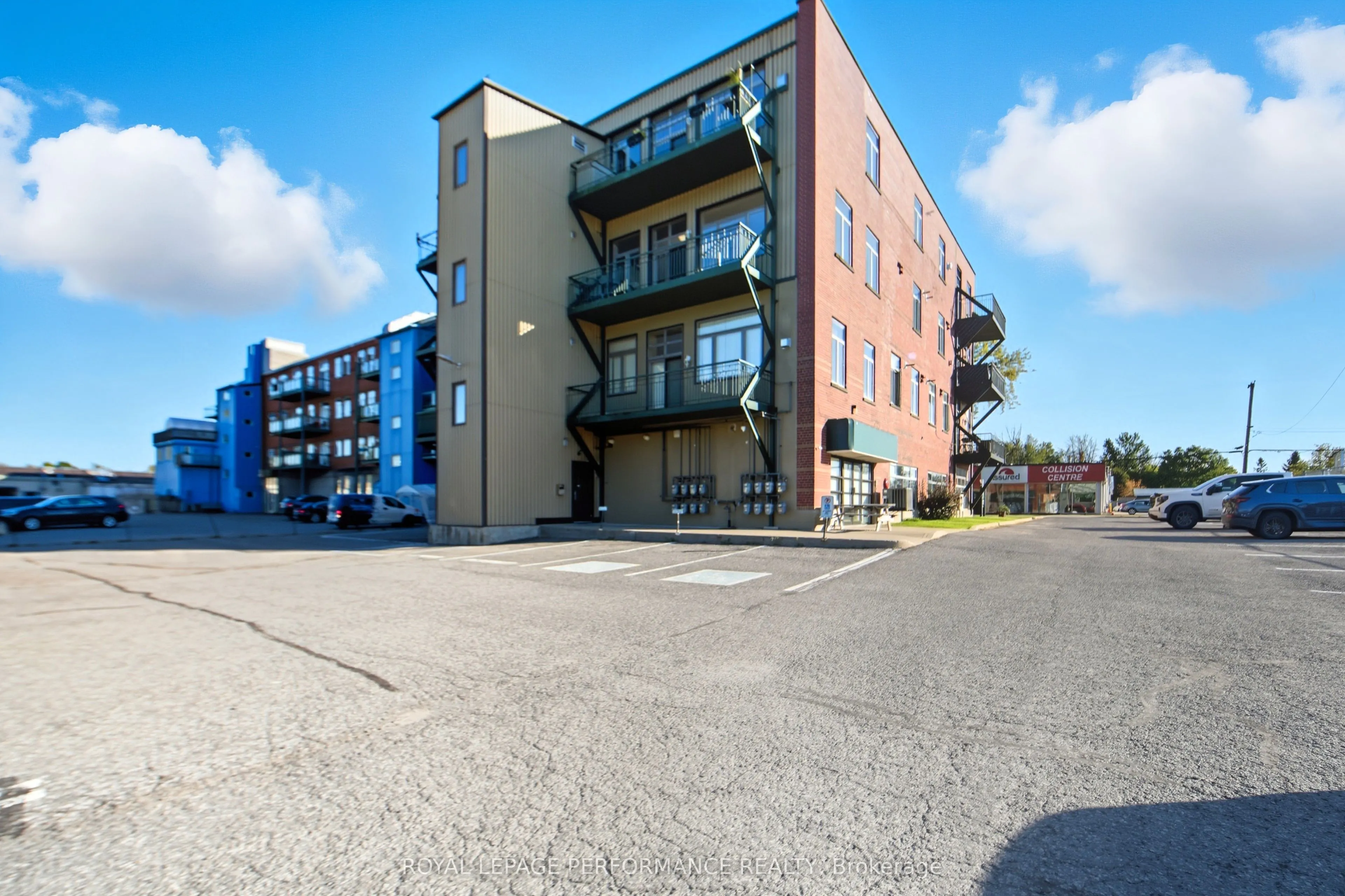 225 Main Street W, #202