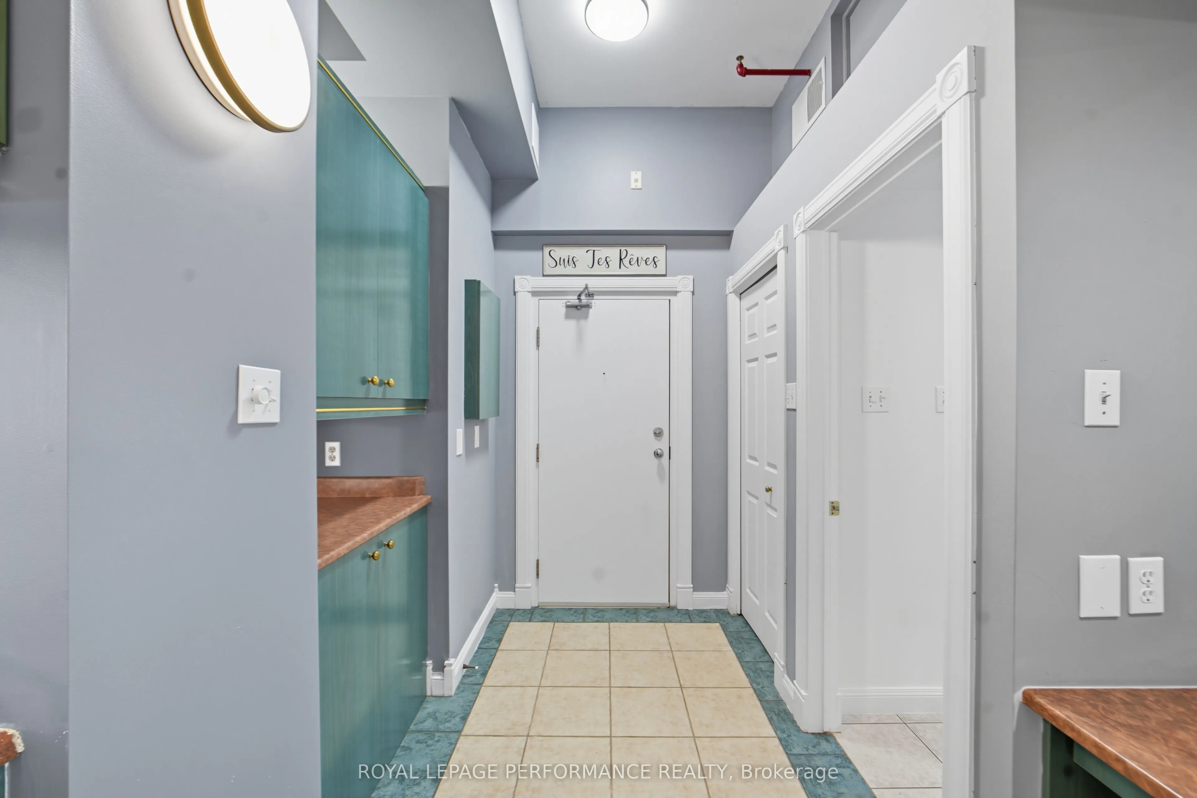 225 Main Street W, #202