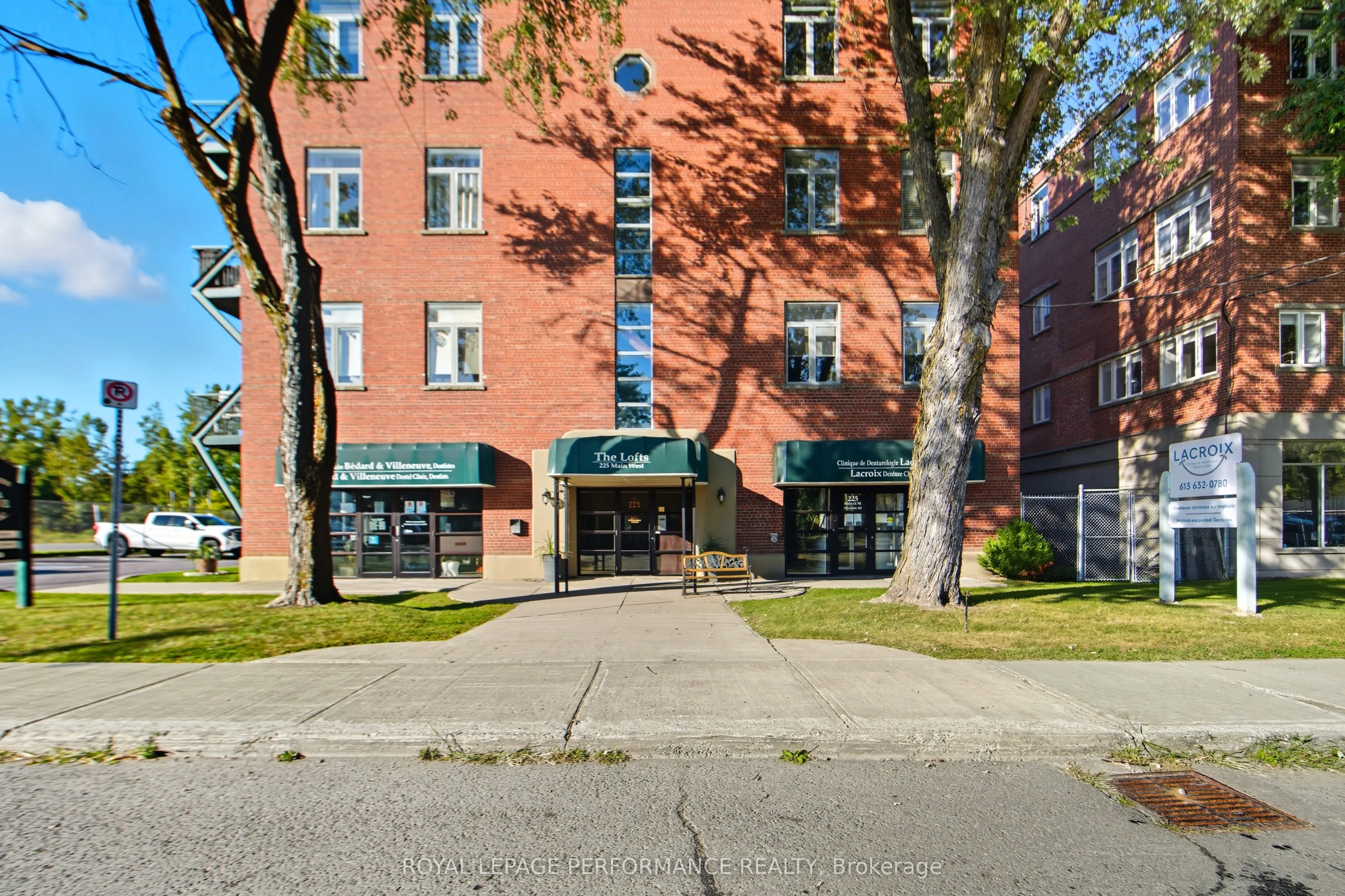 225 Main Street W, #202