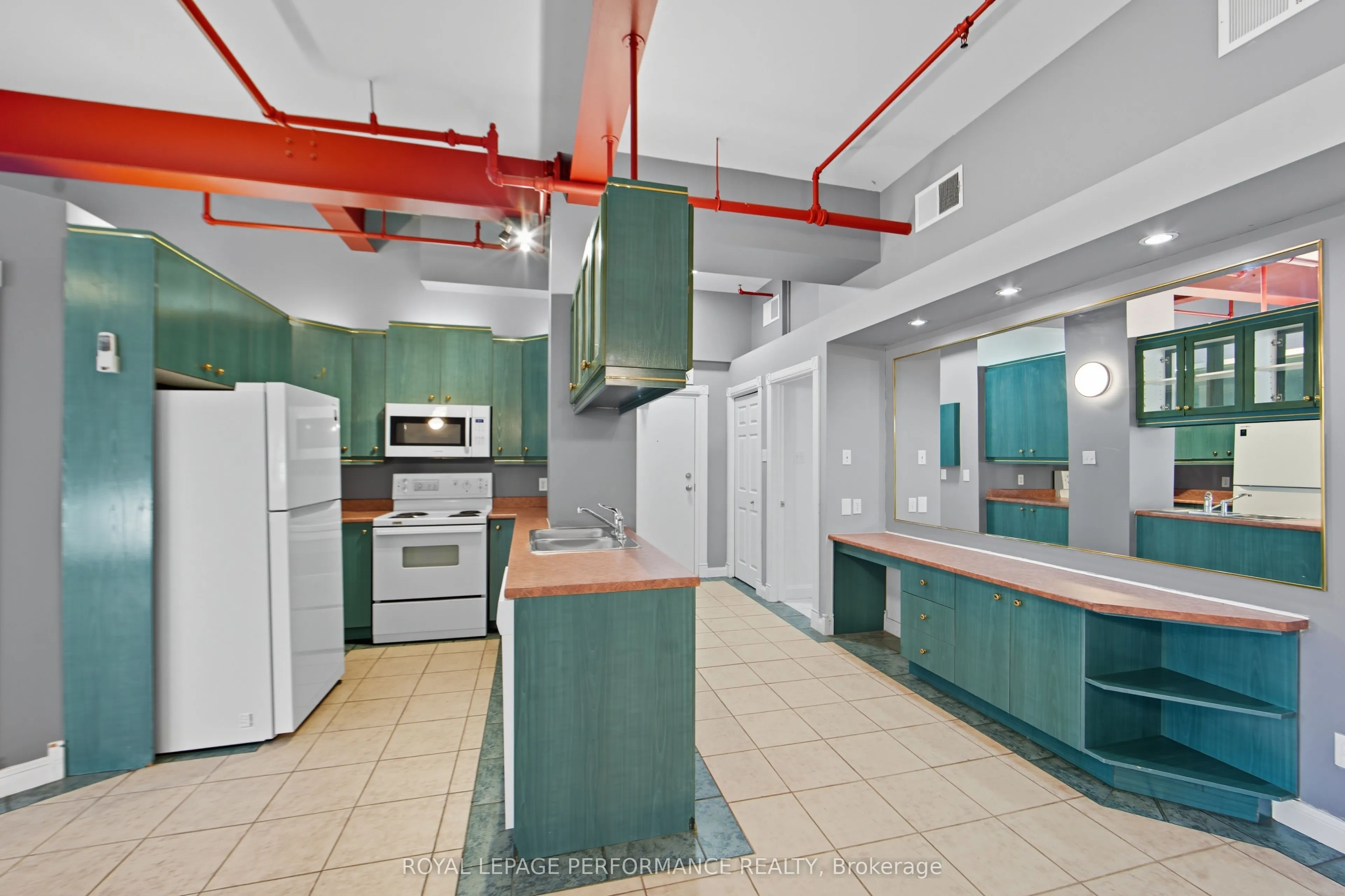 225 Main Street W, #202