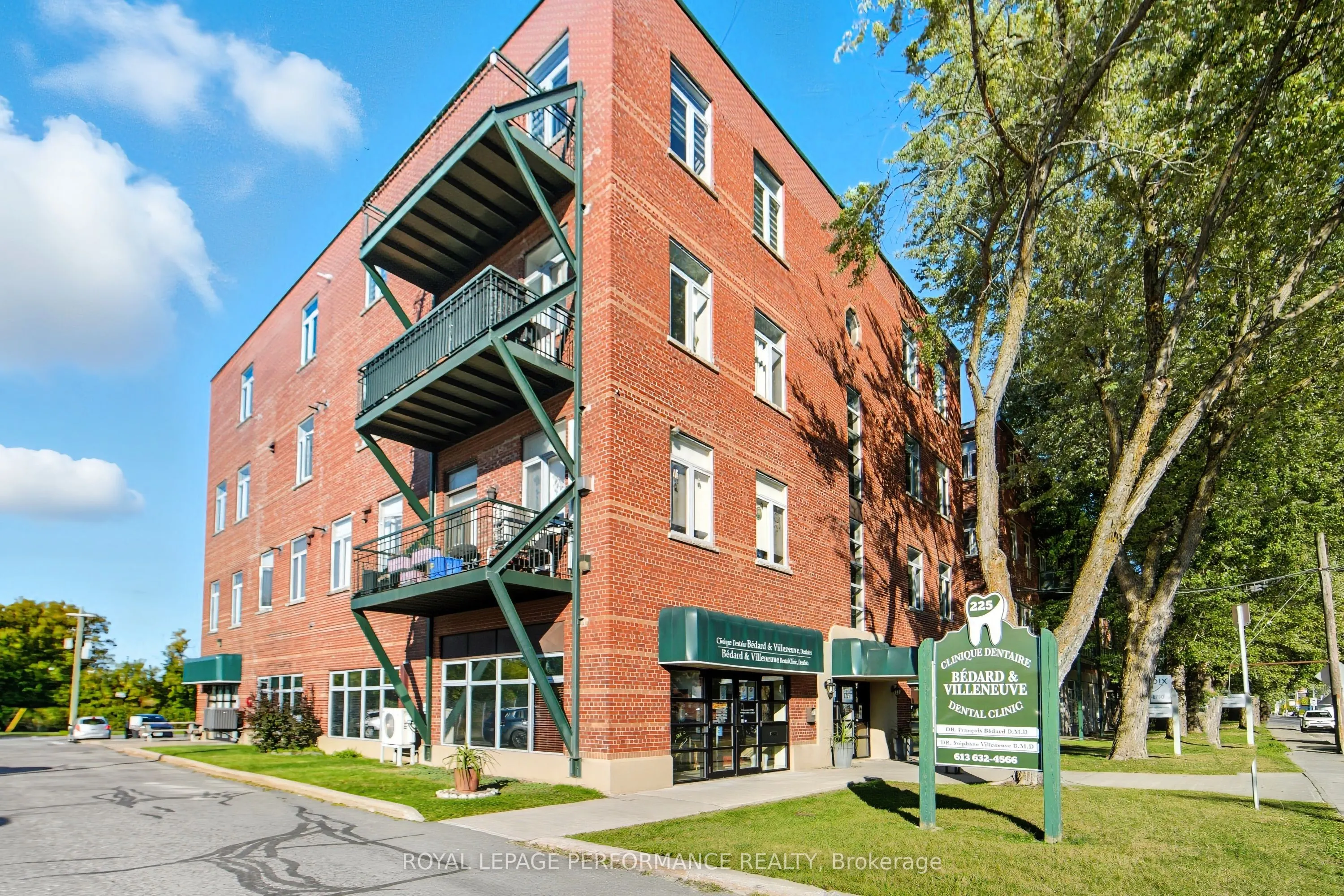 225 Main Street W, #202