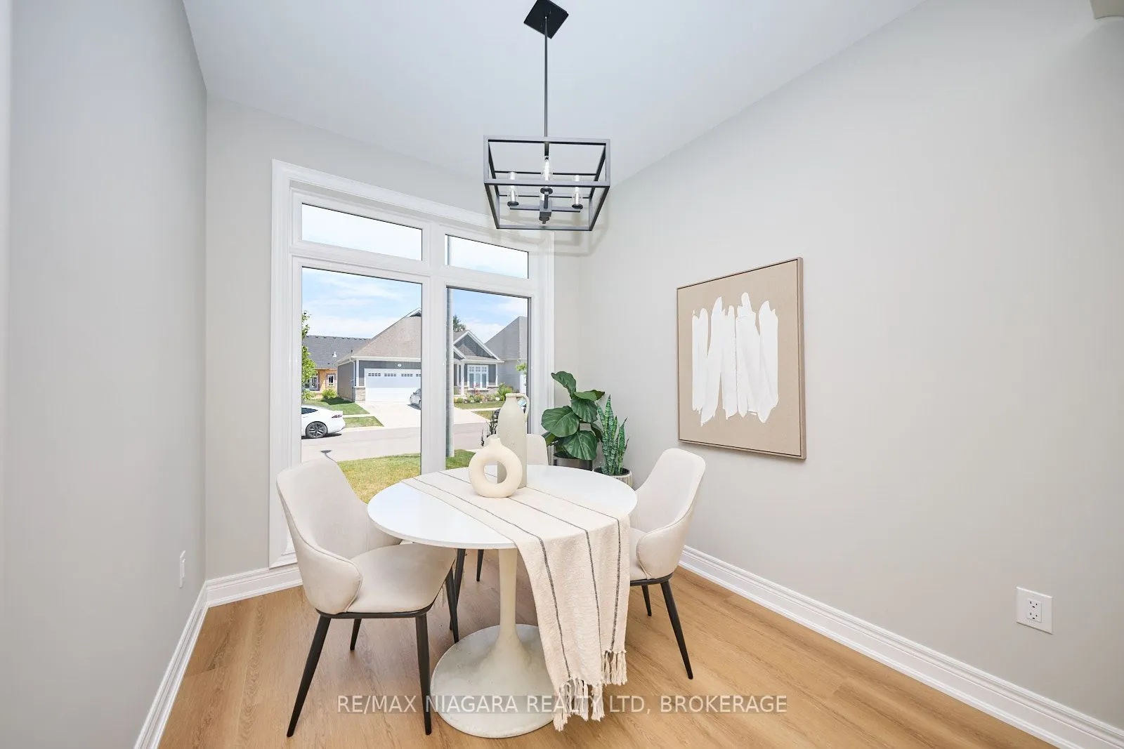 21 Sunrise Court N