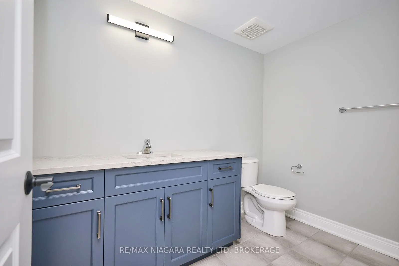 21 Sunrise Court N