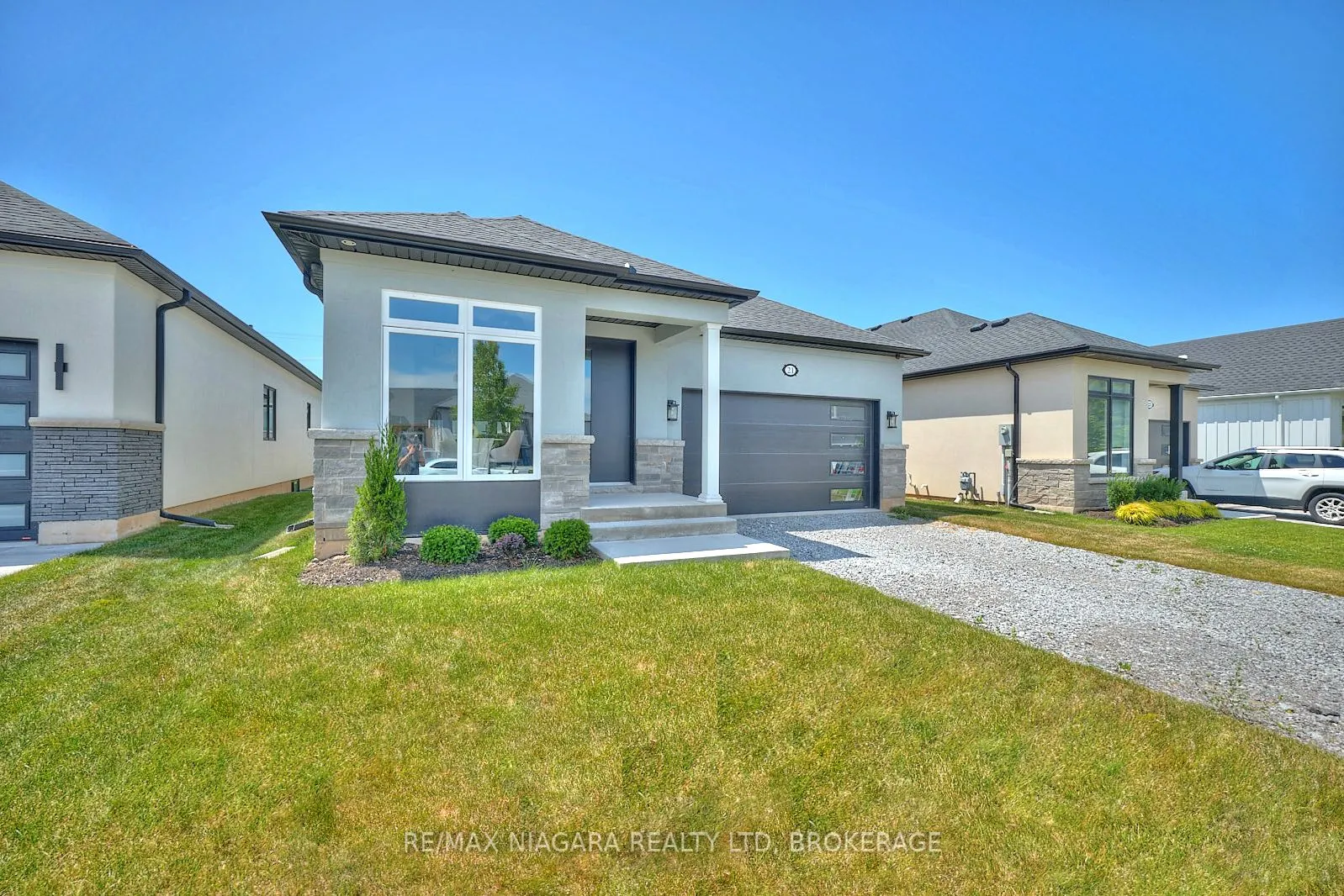 21 Sunrise Court N