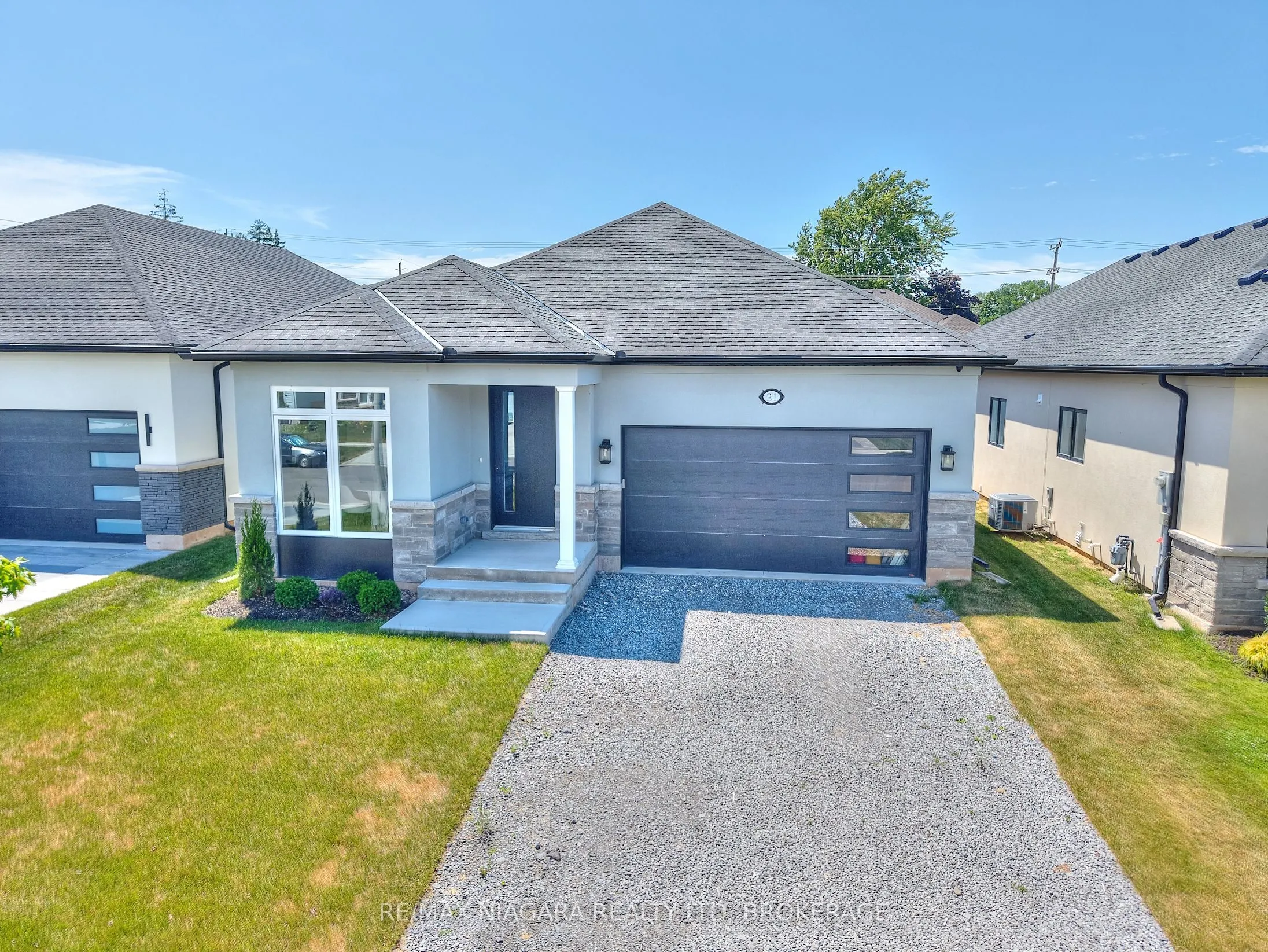 21 Sunrise Court N