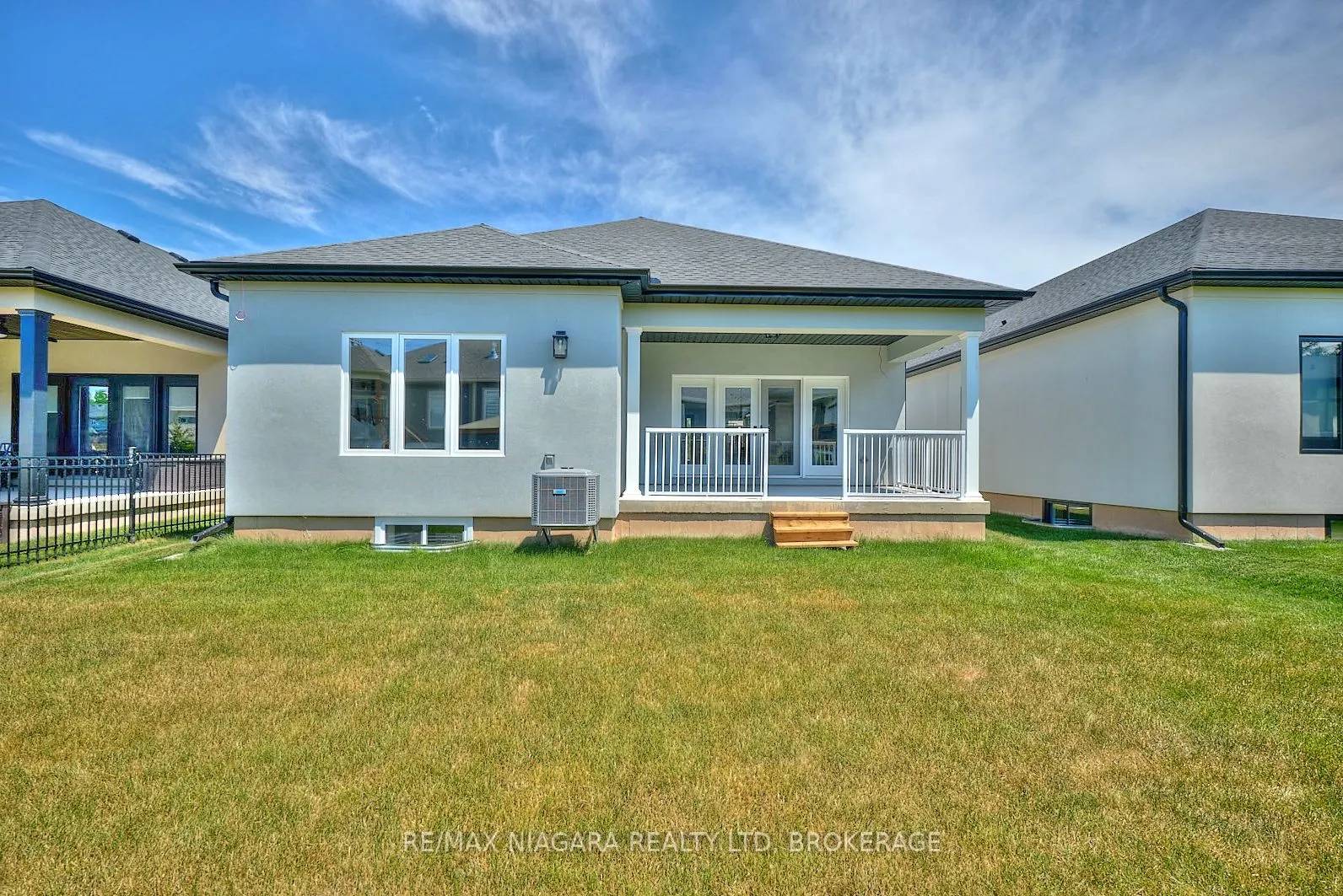 21 Sunrise Court N