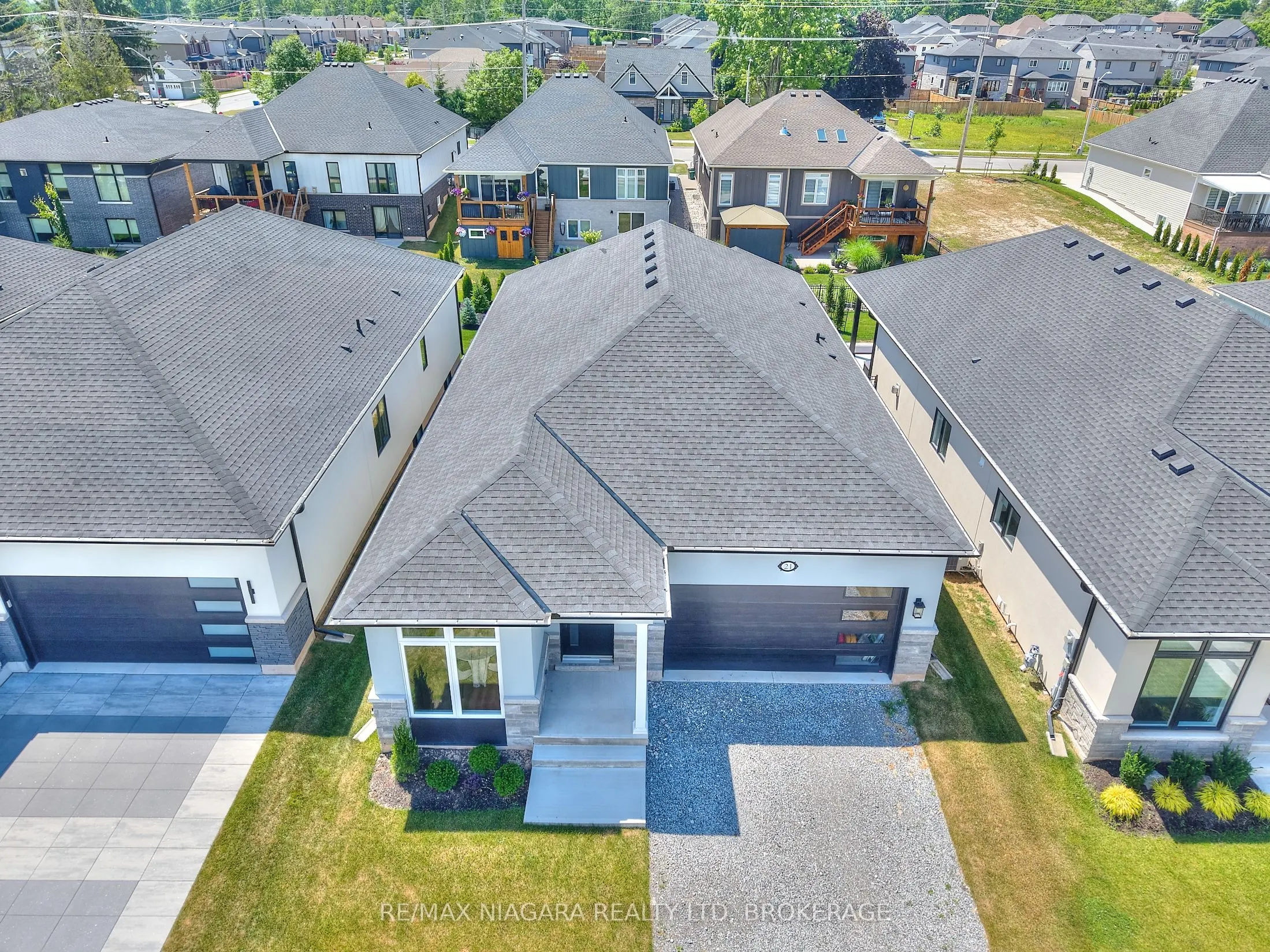 21 Sunrise Court N